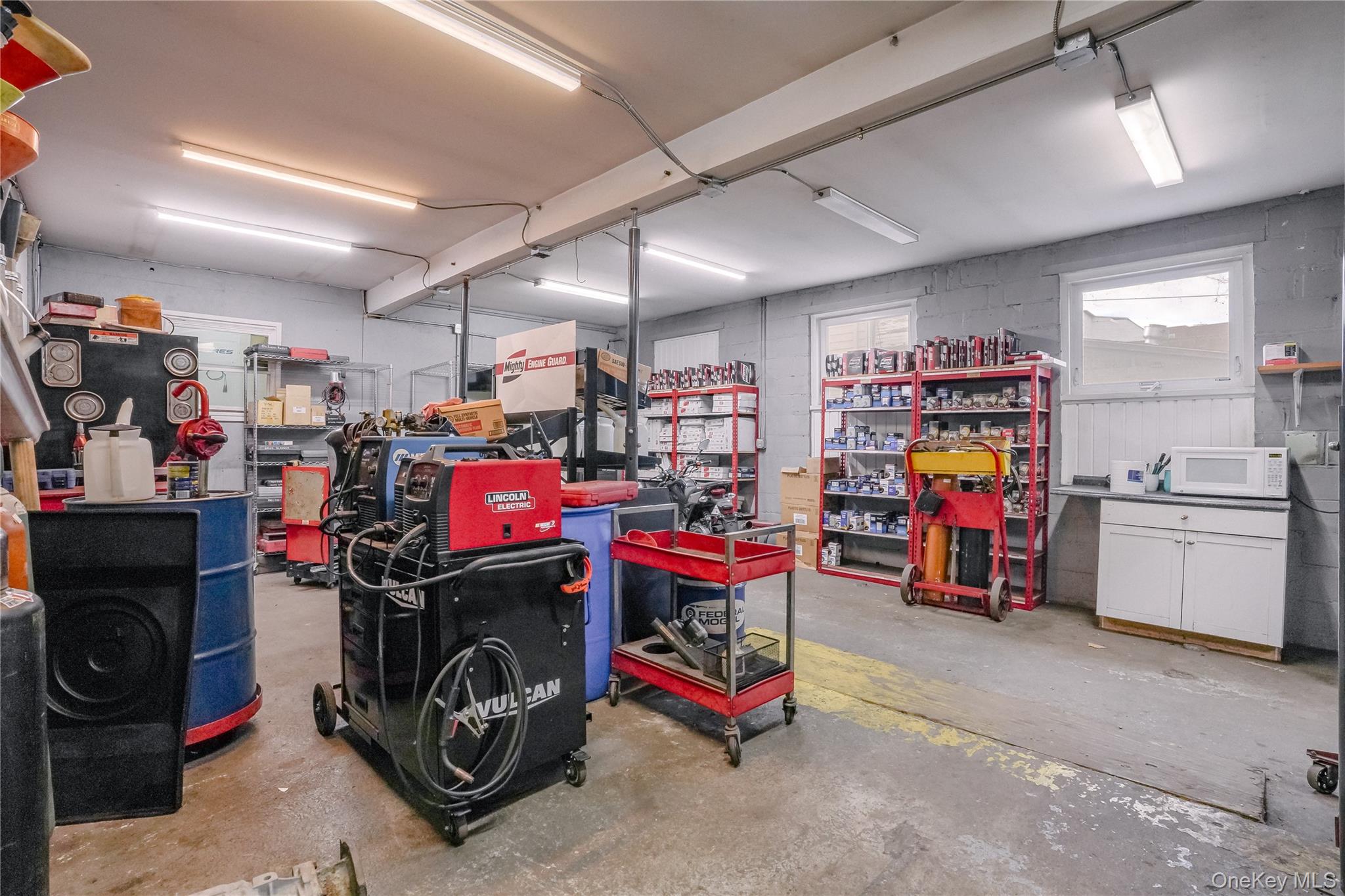 334 Broadway Out of NYC Kingston, NY 12401