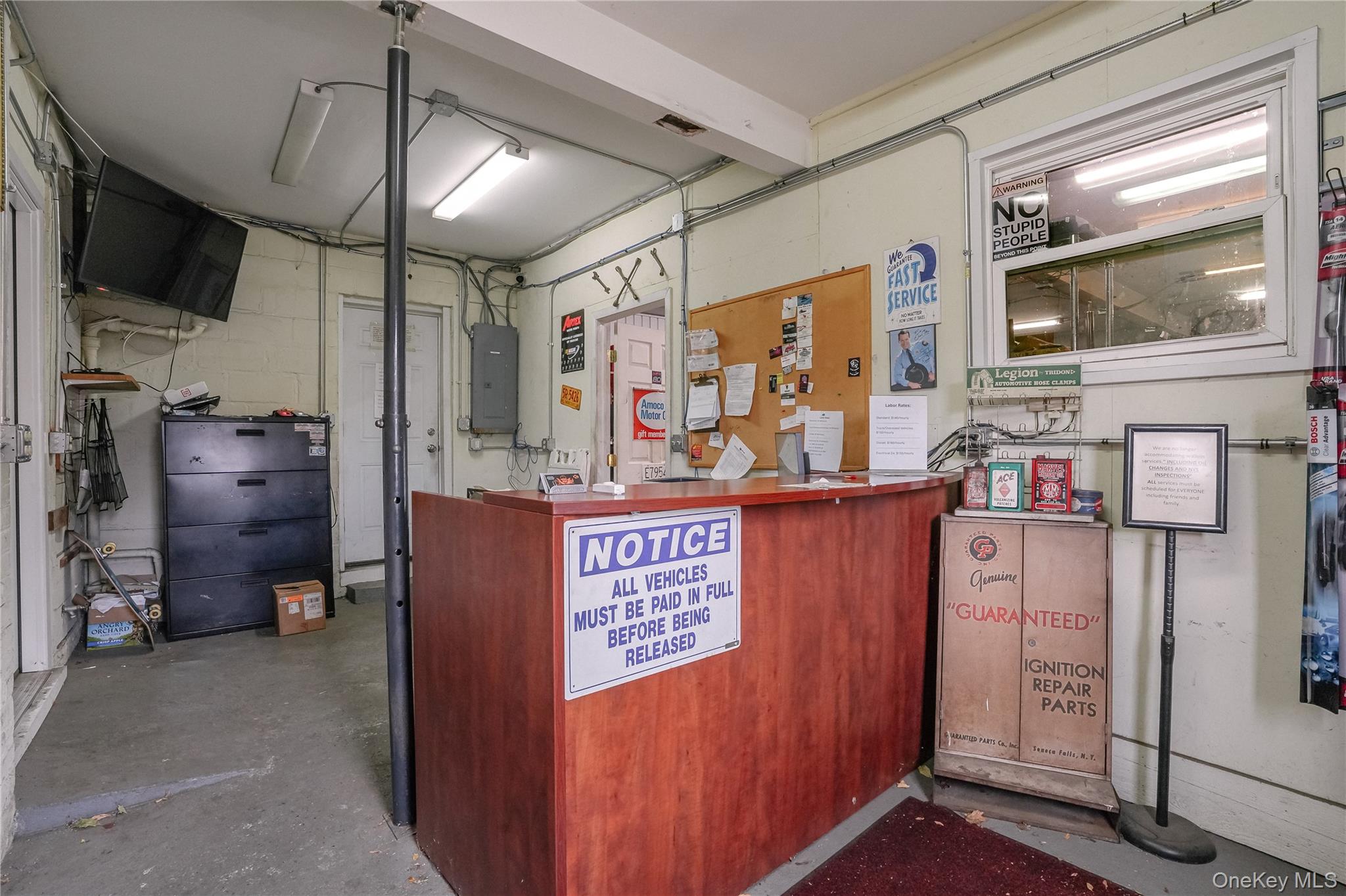 334 Broadway Out of NYC Kingston, NY 12401