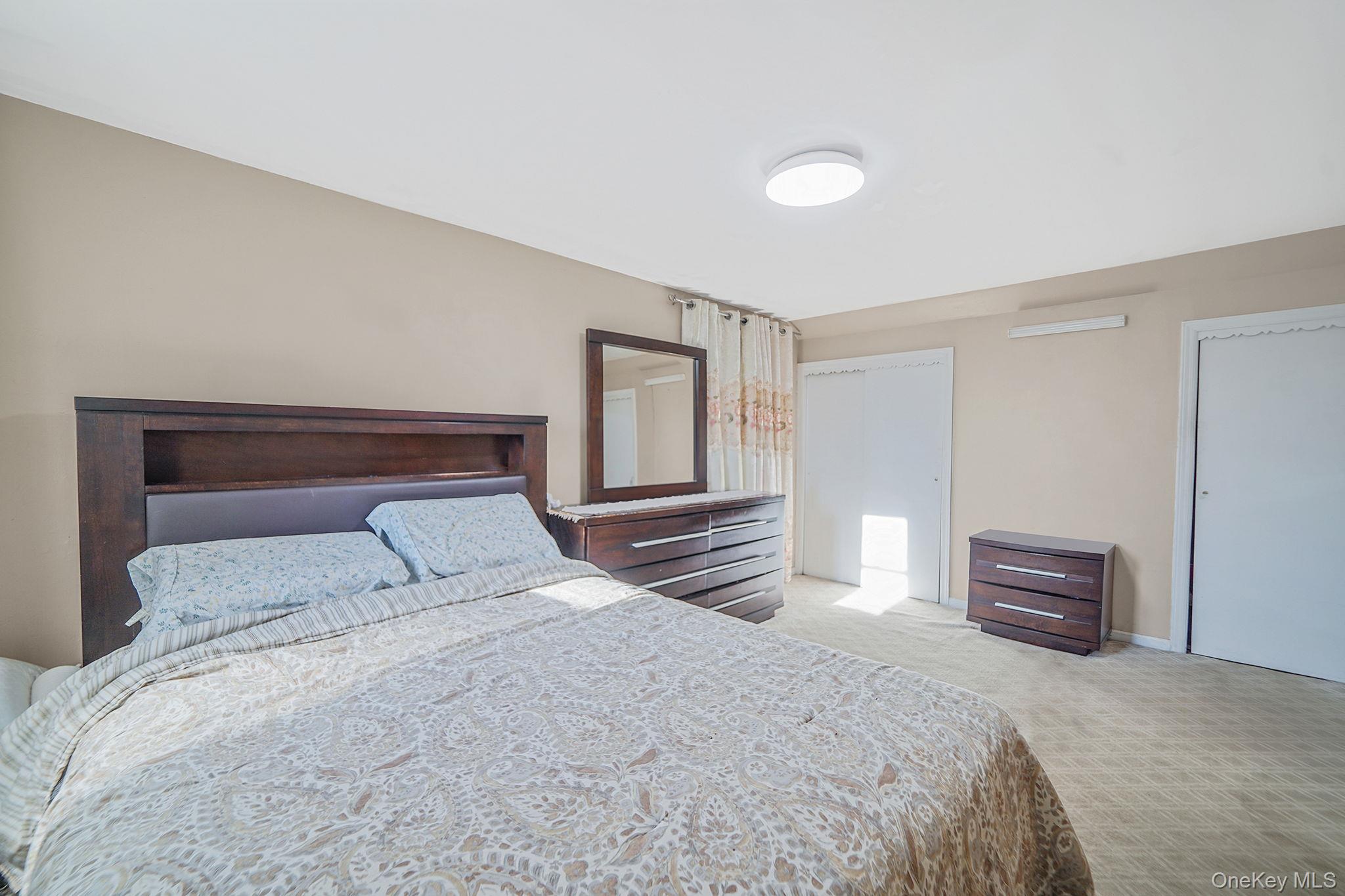 897 Washington Avenue Westbury Westbury, NY 11590