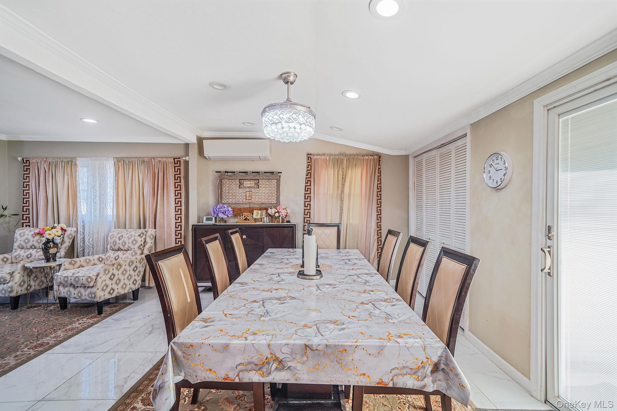 897 Washington Avenue Westbury Westbury, NY 11590