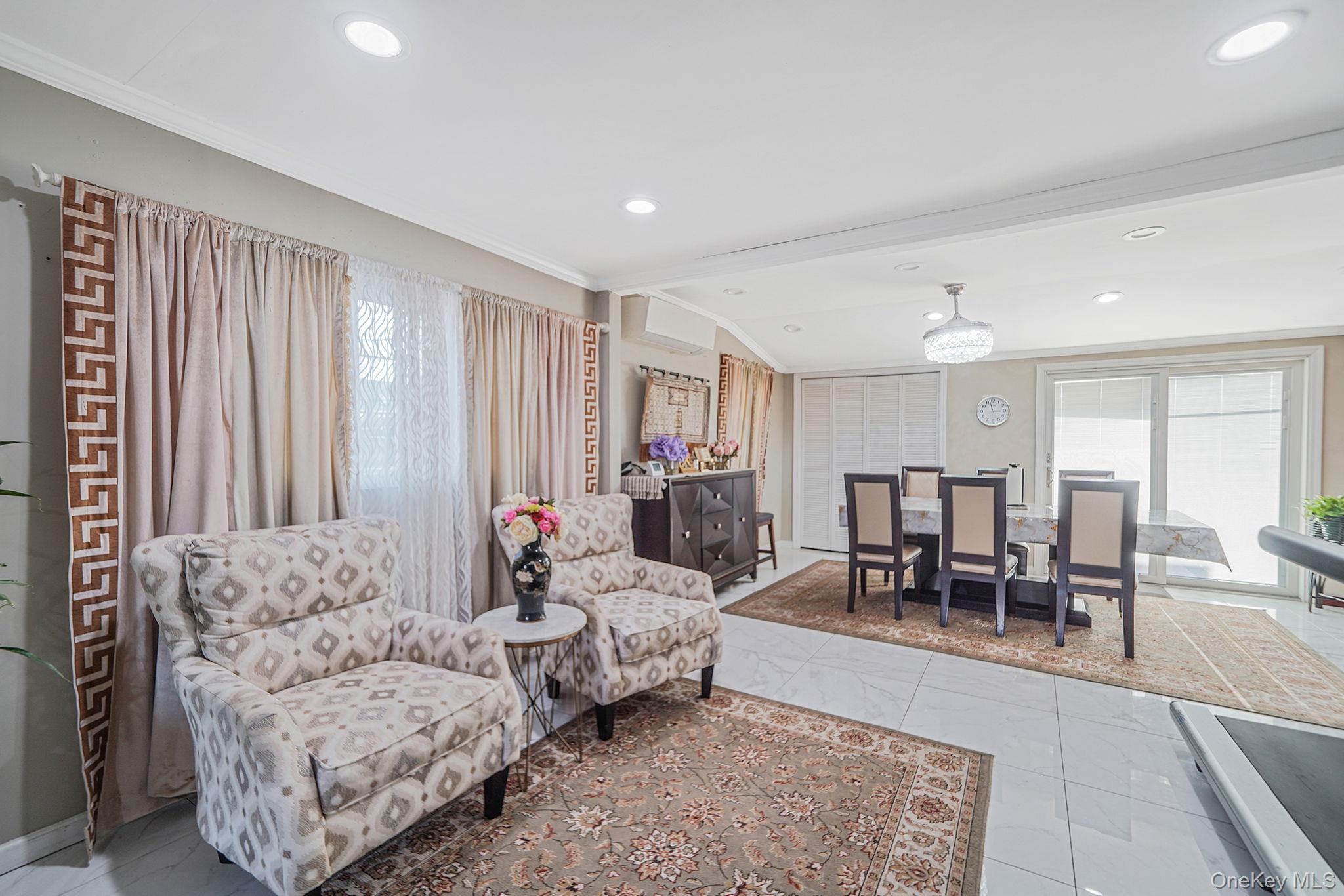 897 Washington Avenue Westbury Westbury, NY 11590