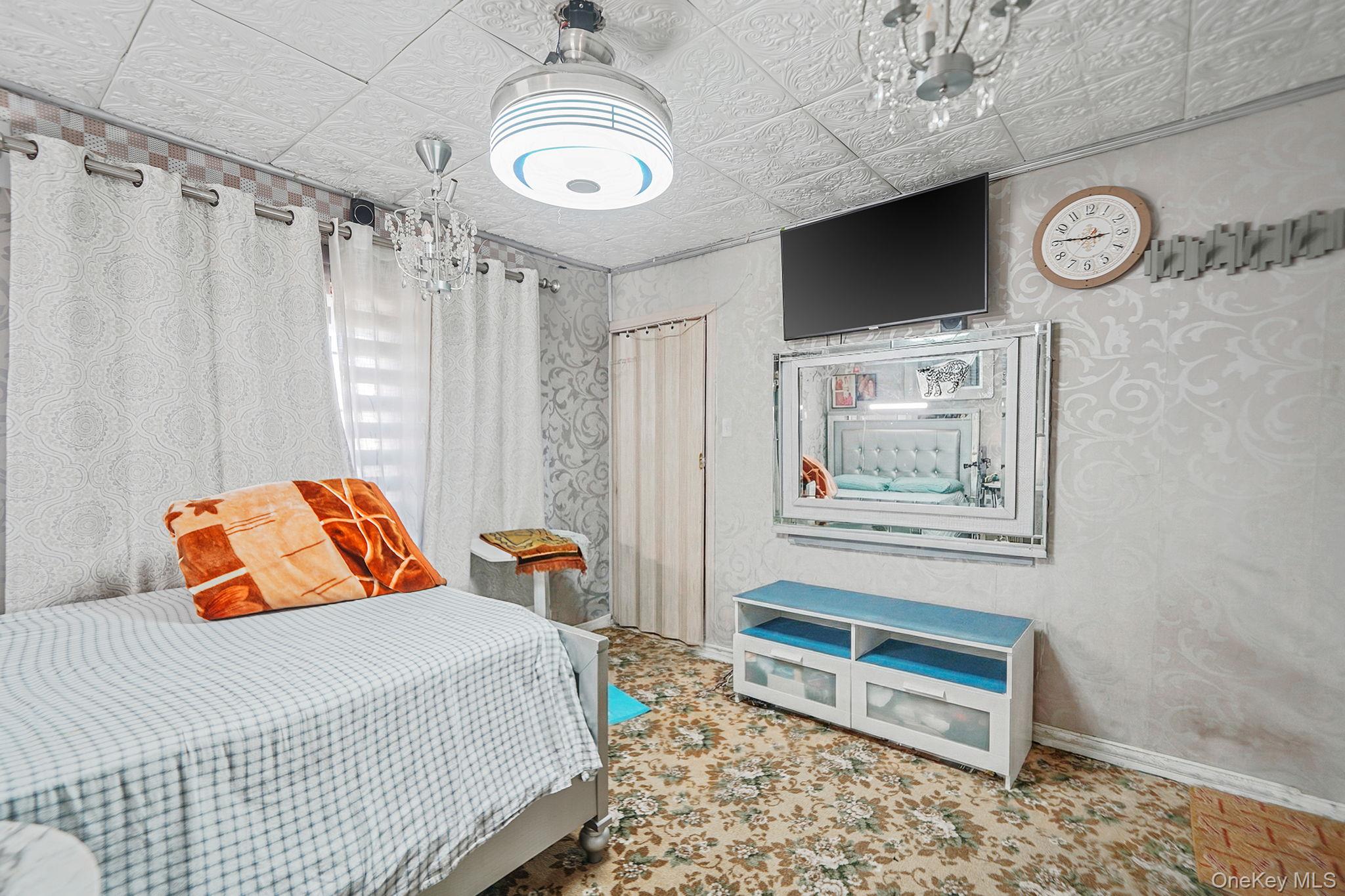 897 Washington Avenue Westbury Westbury, NY 11590