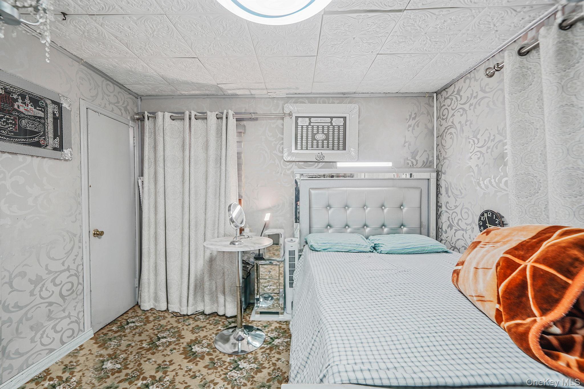 897 Washington Avenue Westbury Westbury, NY 11590