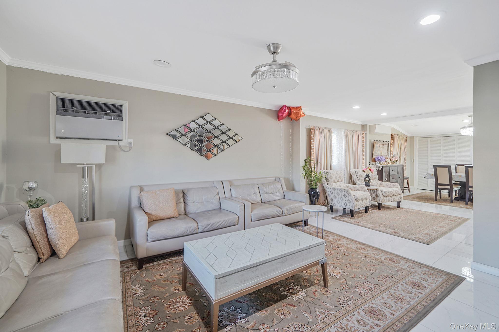 897 Washington Avenue Westbury Westbury, NY 11590