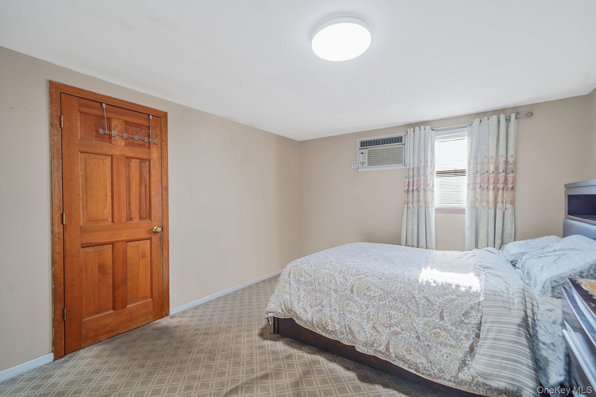 897 Washington Avenue Westbury Westbury, NY 11590