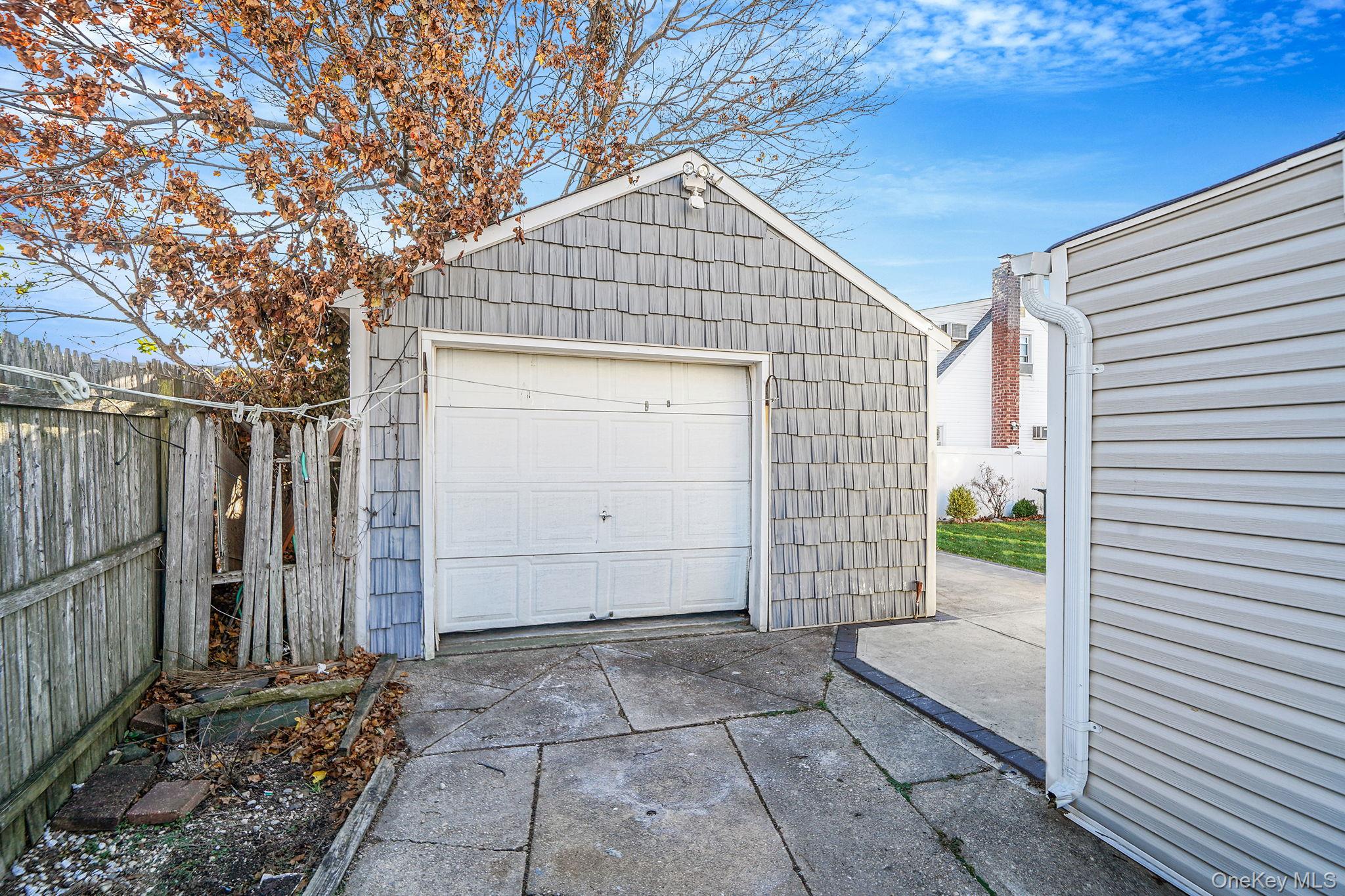 897 Washington Avenue Westbury Westbury, NY 11590