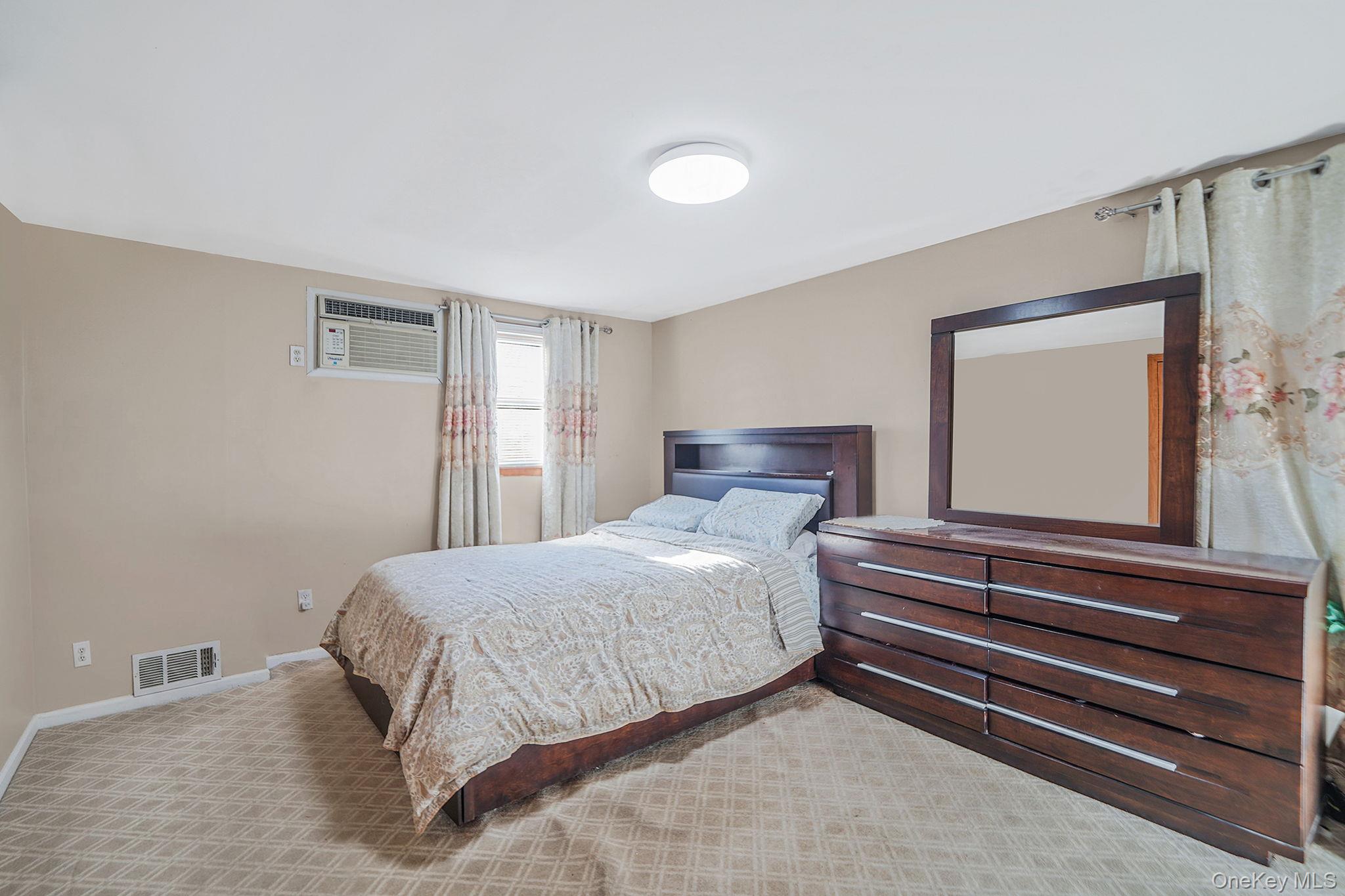 897 Washington Avenue Westbury Westbury, NY 11590