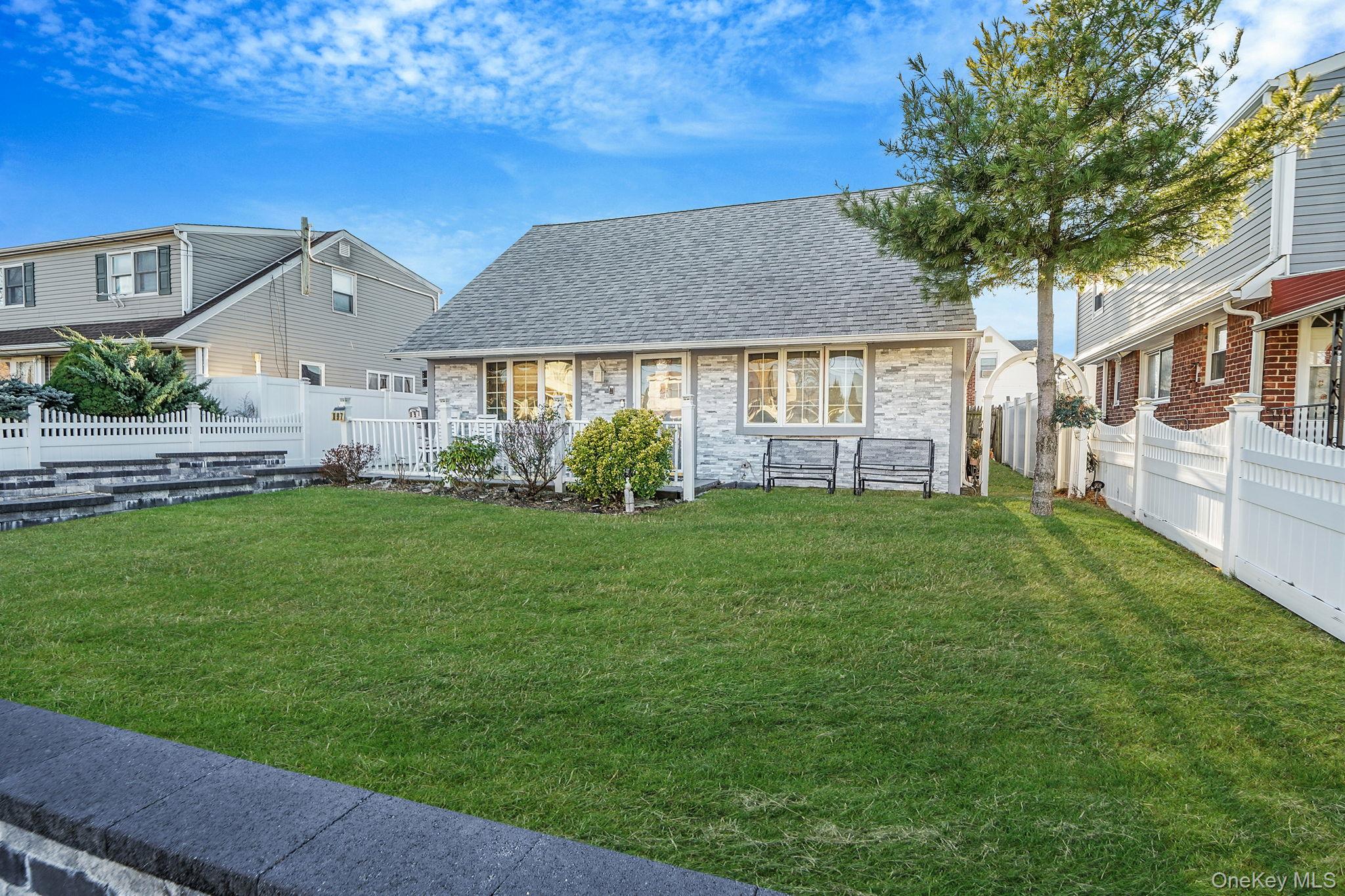 897 Washington Avenue Westbury Westbury, NY 11590