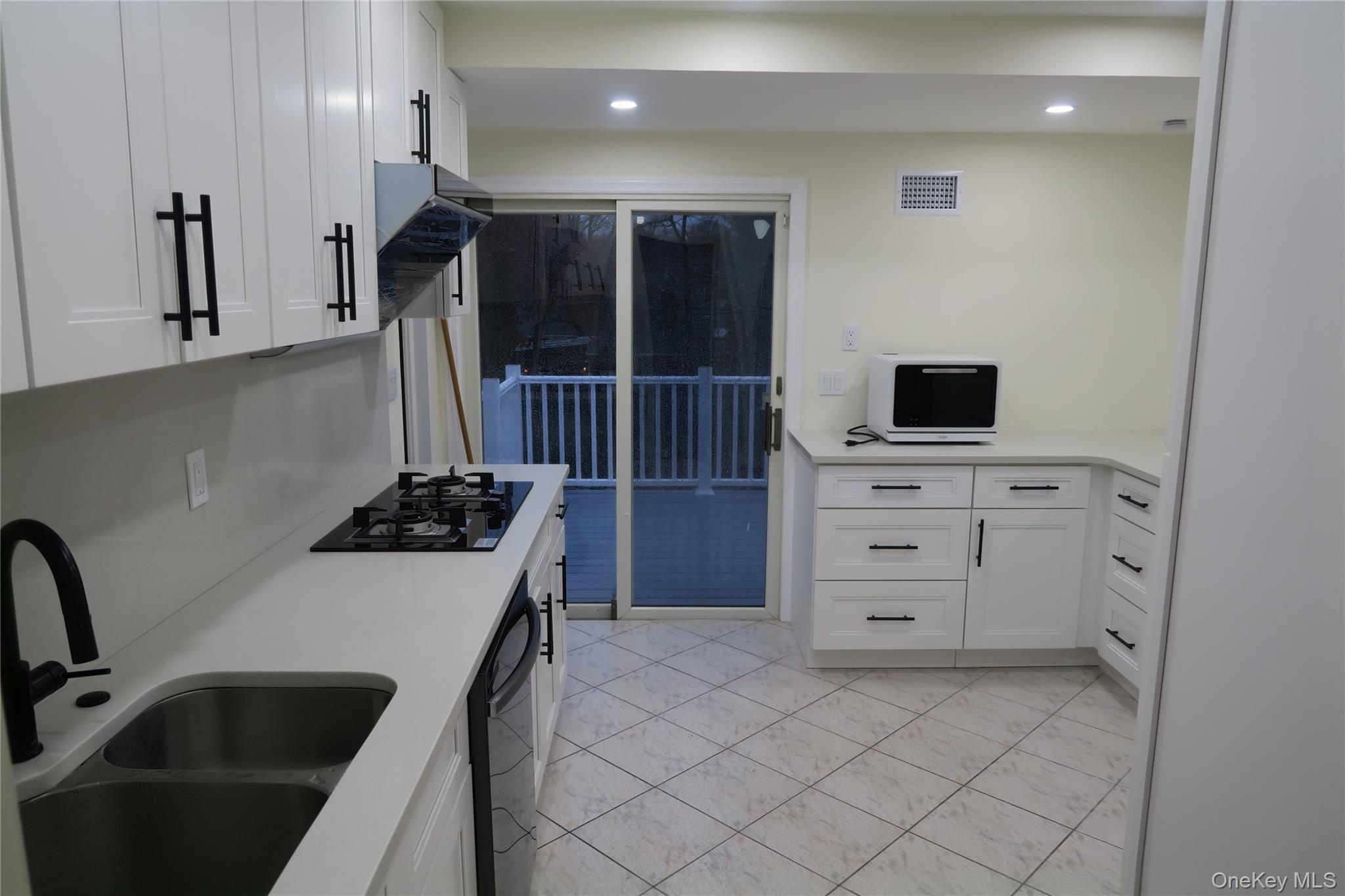 27 Heron Lane Commack Commack, NY 11725