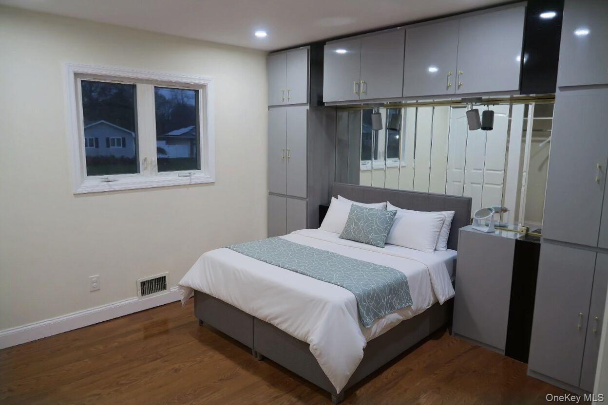 27 Heron Lane Commack Commack, NY 11725