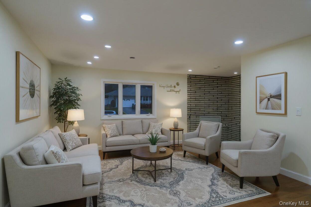 27 Heron Lane Commack Commack, NY 11725