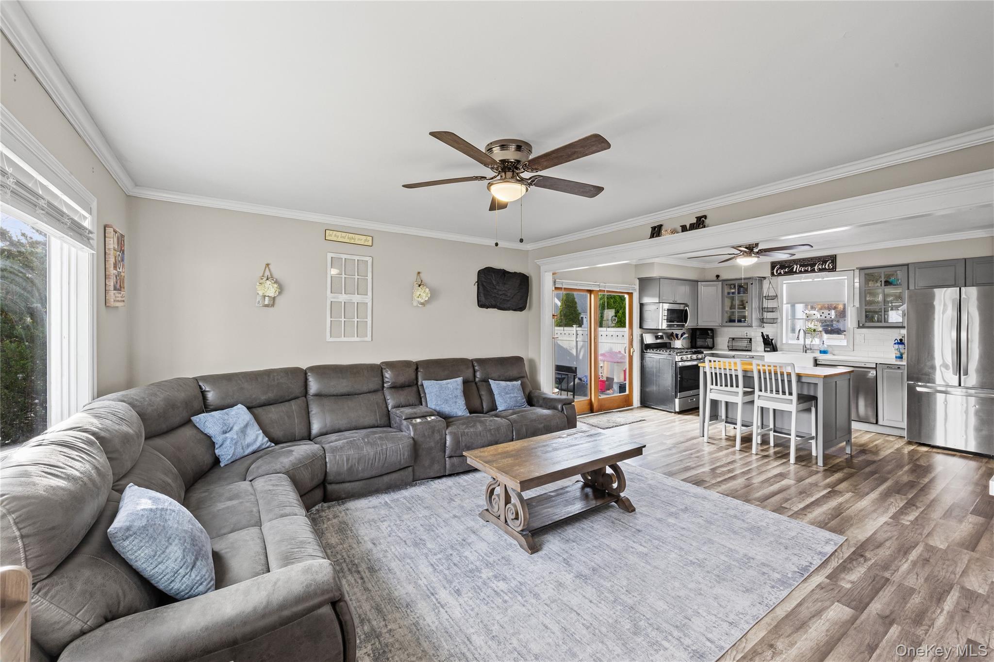 398 Concord Avenue Lindenhurst Lindenhurst, NY 11757