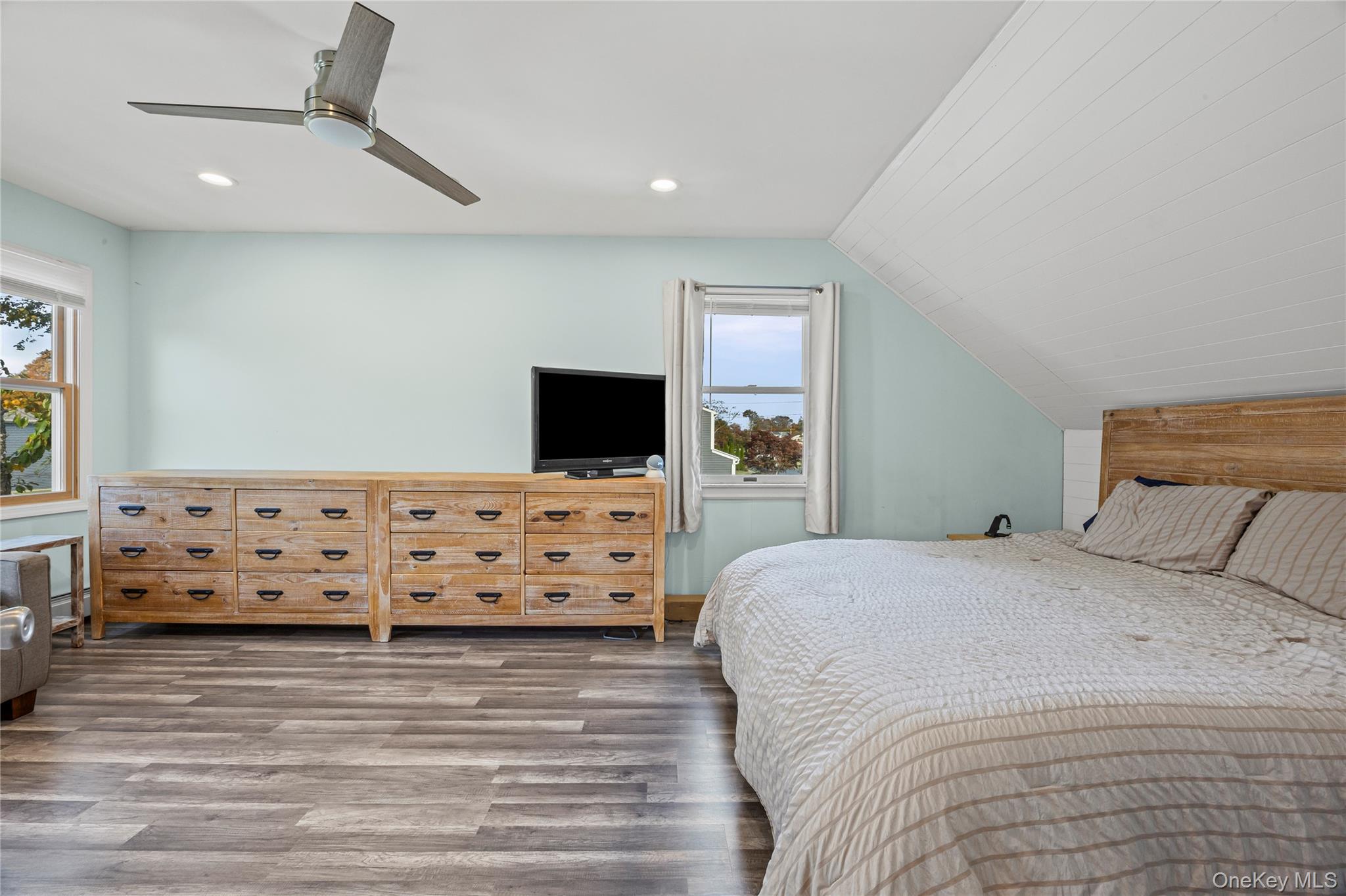 398 Concord Avenue Lindenhurst Lindenhurst, NY 11757