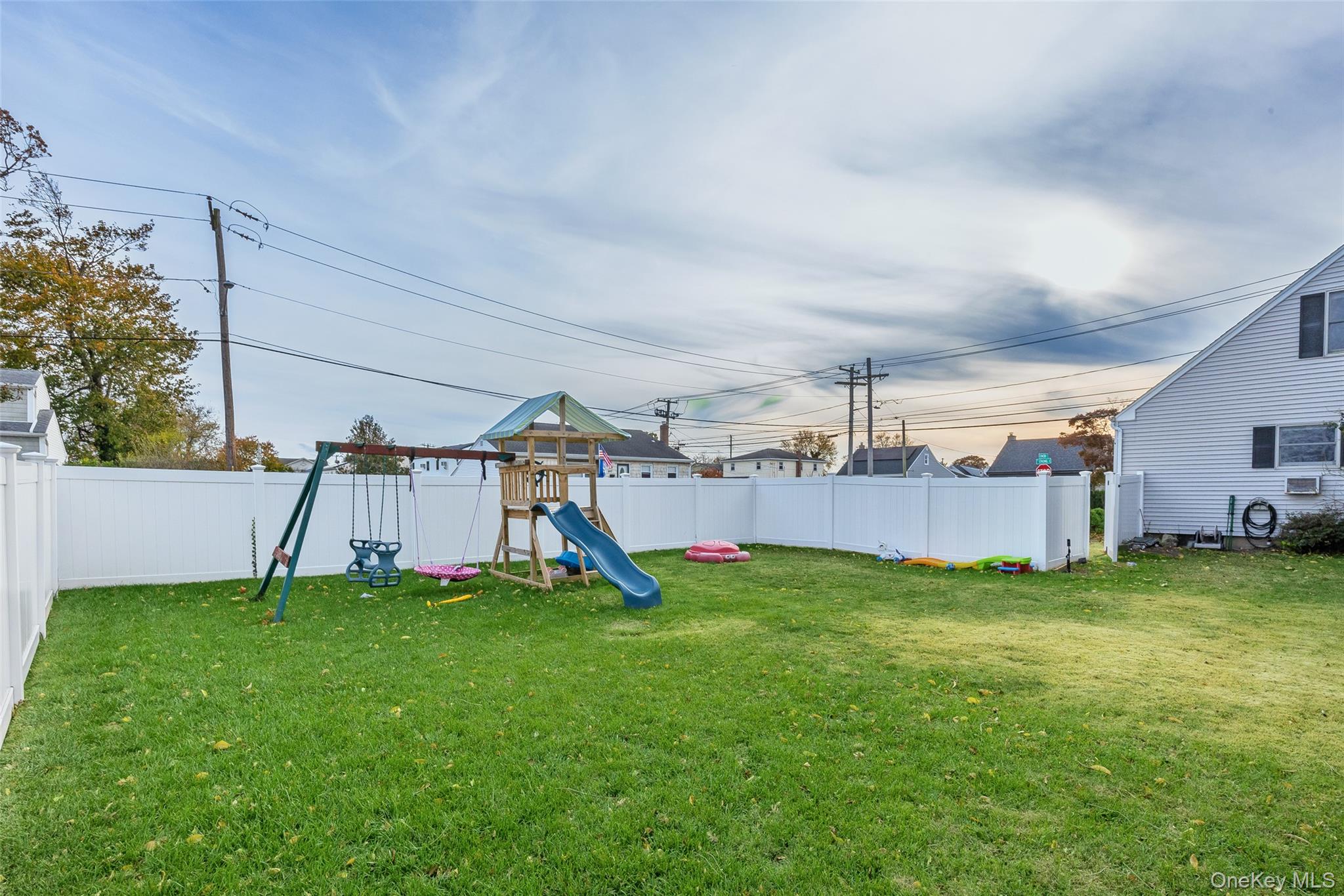 398 Concord Avenue Lindenhurst Lindenhurst, NY 11757