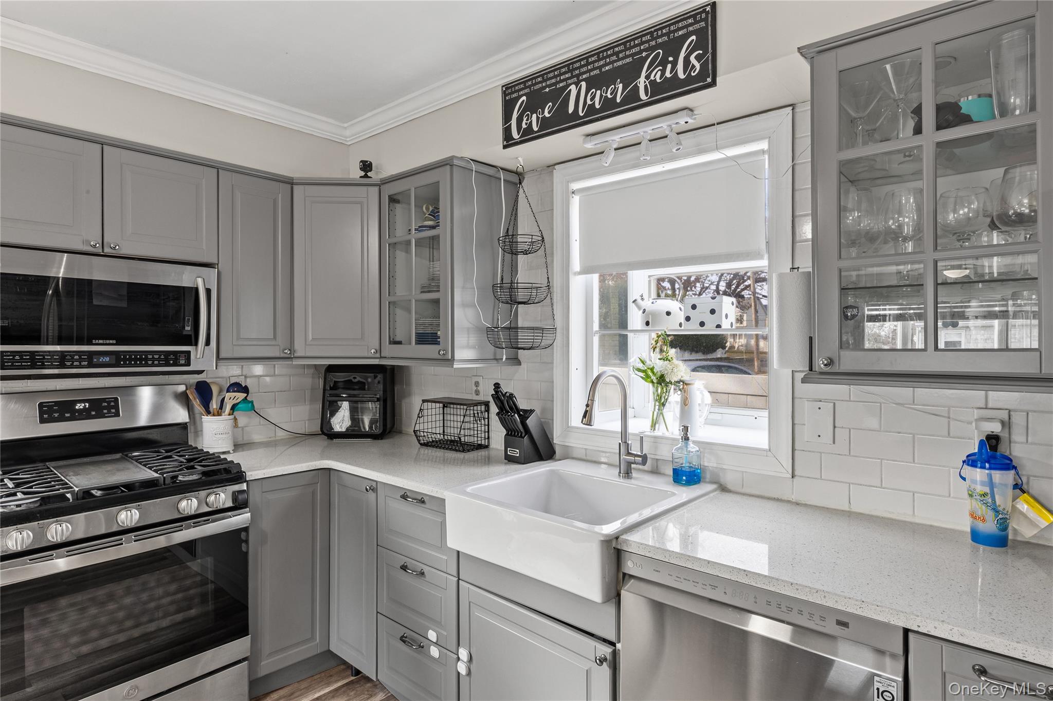 398 Concord Avenue Lindenhurst Lindenhurst, NY 11757