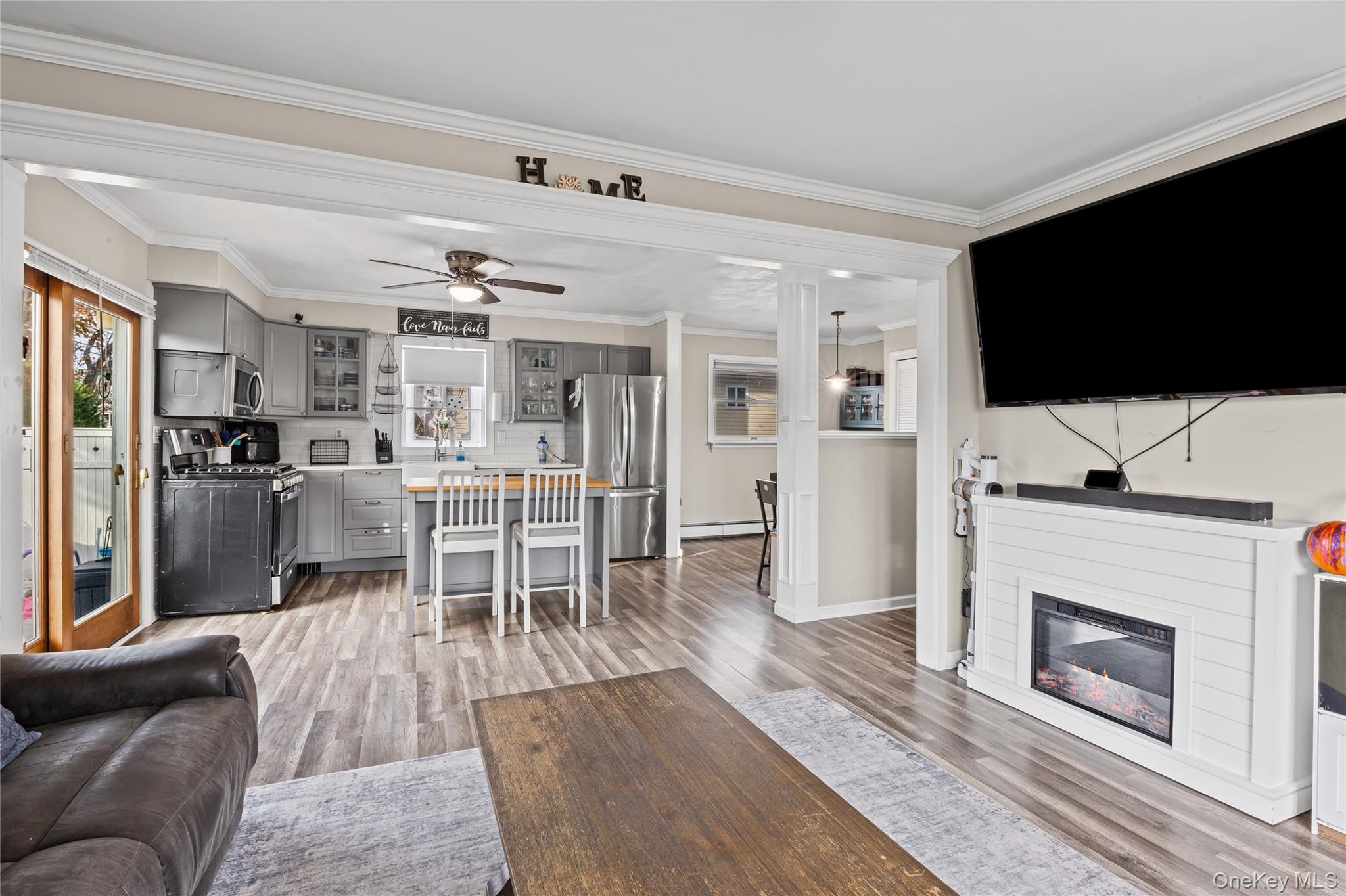 398 Concord Avenue Lindenhurst Lindenhurst, NY 11757