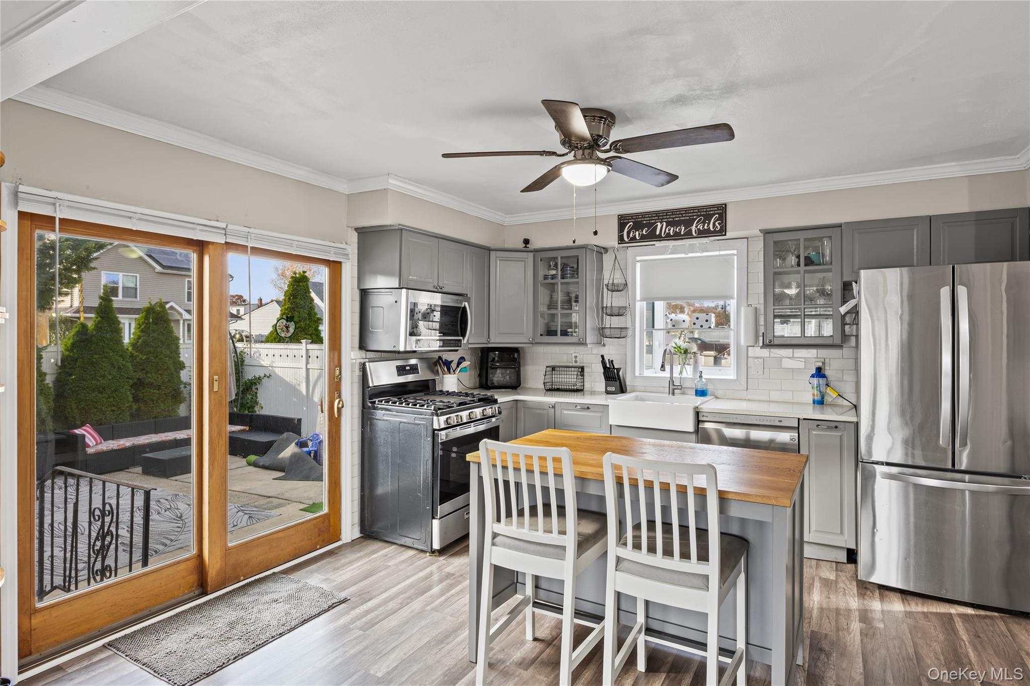 398 Concord Avenue Lindenhurst Lindenhurst, NY 11757