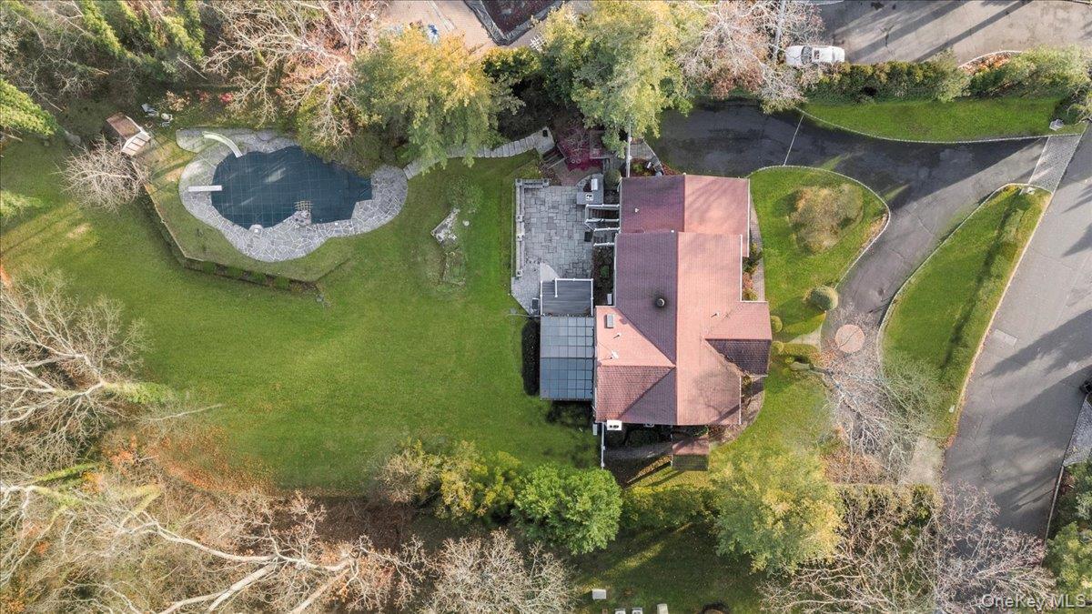 10 Faulkner Lane Dix Hills Dix Hills, NY 11746