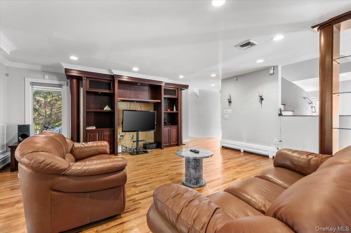 10 Faulkner Lane Dix Hills Dix Hills, NY 11746