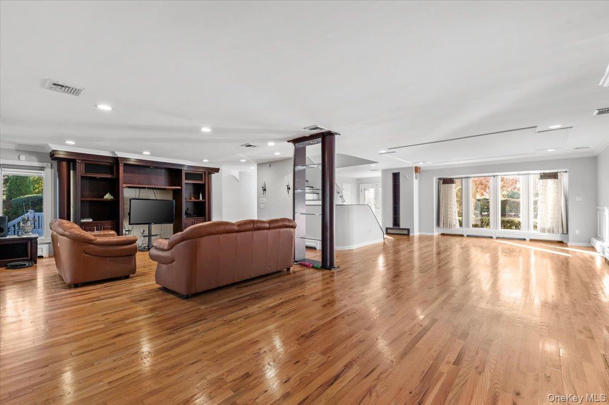 10 Faulkner Lane Dix Hills Dix Hills, NY 11746