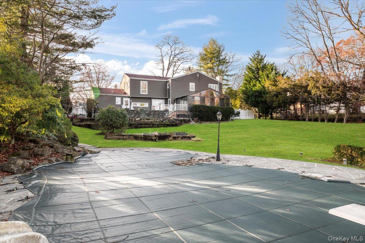 10 Faulkner Lane Dix Hills Dix Hills, NY 11746