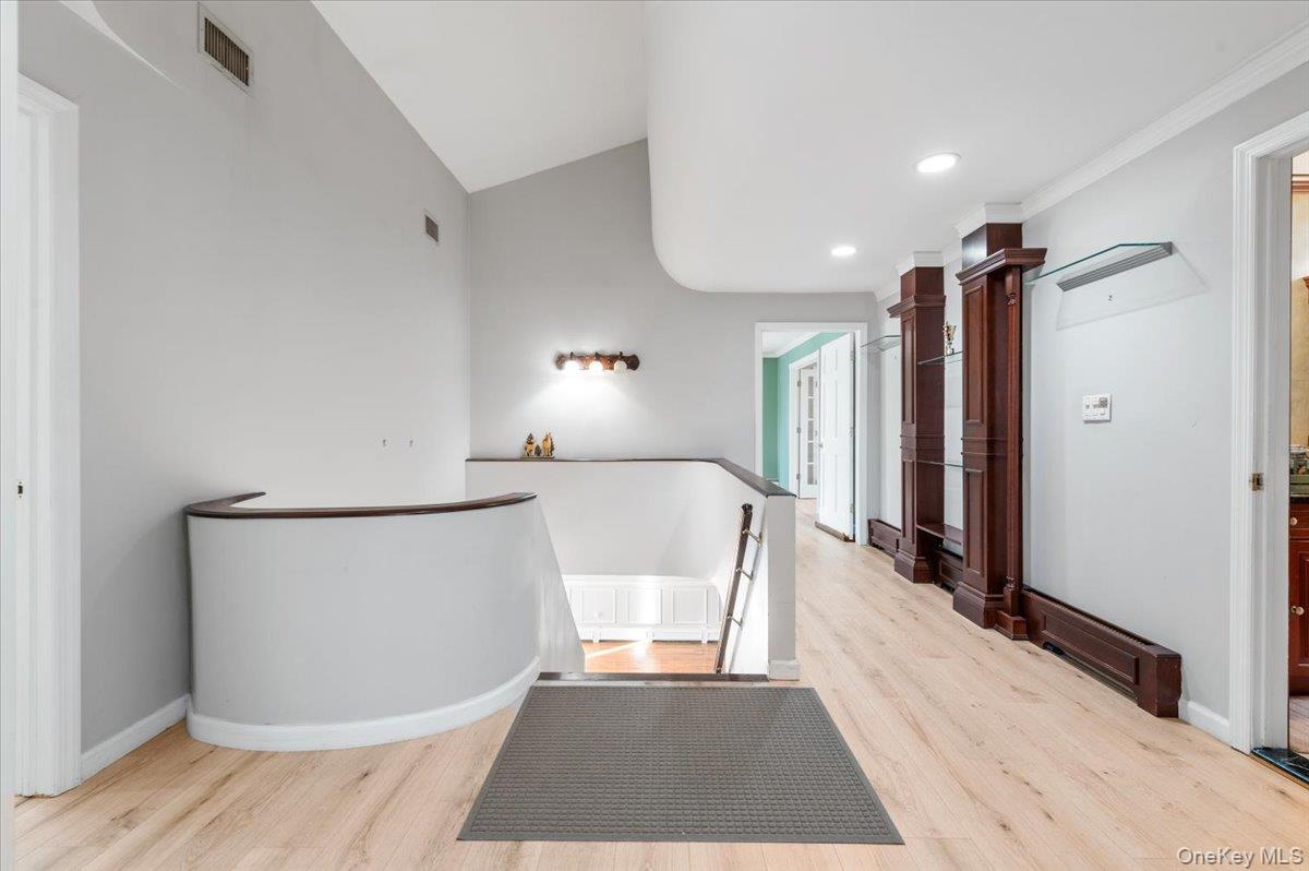 10 Faulkner Lane Dix Hills Dix Hills, NY 11746