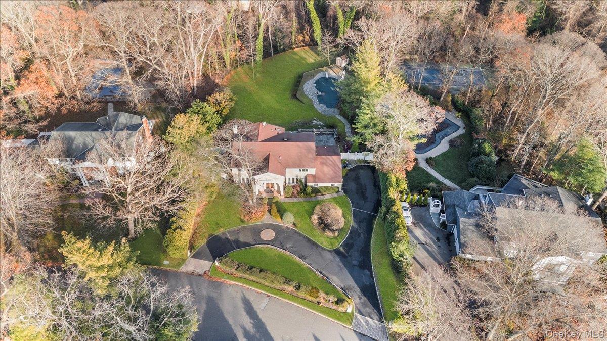 10 Faulkner Lane Dix Hills Dix Hills, NY 11746