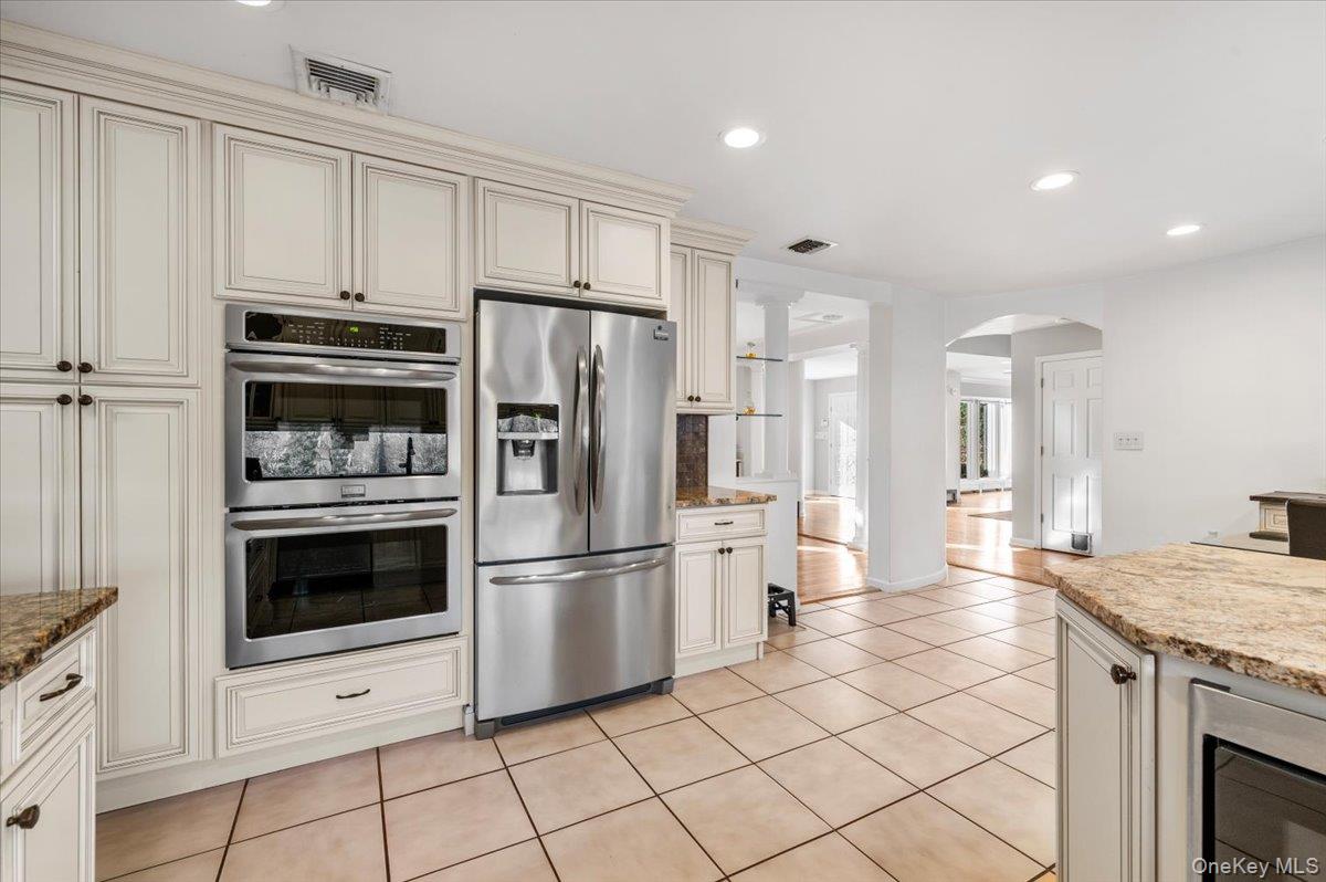 10 Faulkner Lane Dix Hills Dix Hills, NY 11746