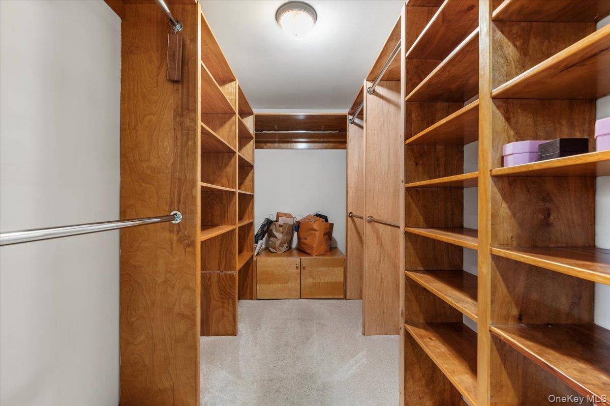 10 Faulkner Lane Dix Hills Dix Hills, NY 11746