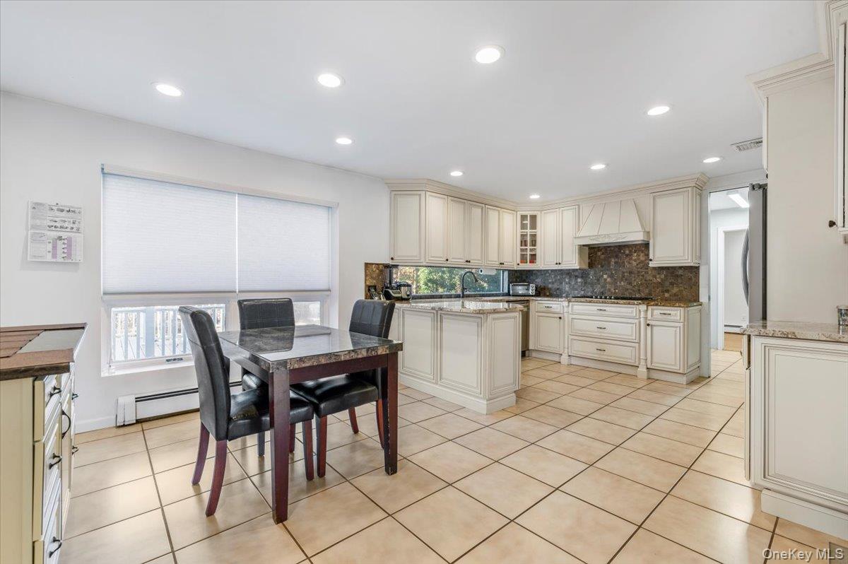 10 Faulkner Lane Dix Hills Dix Hills, NY 11746