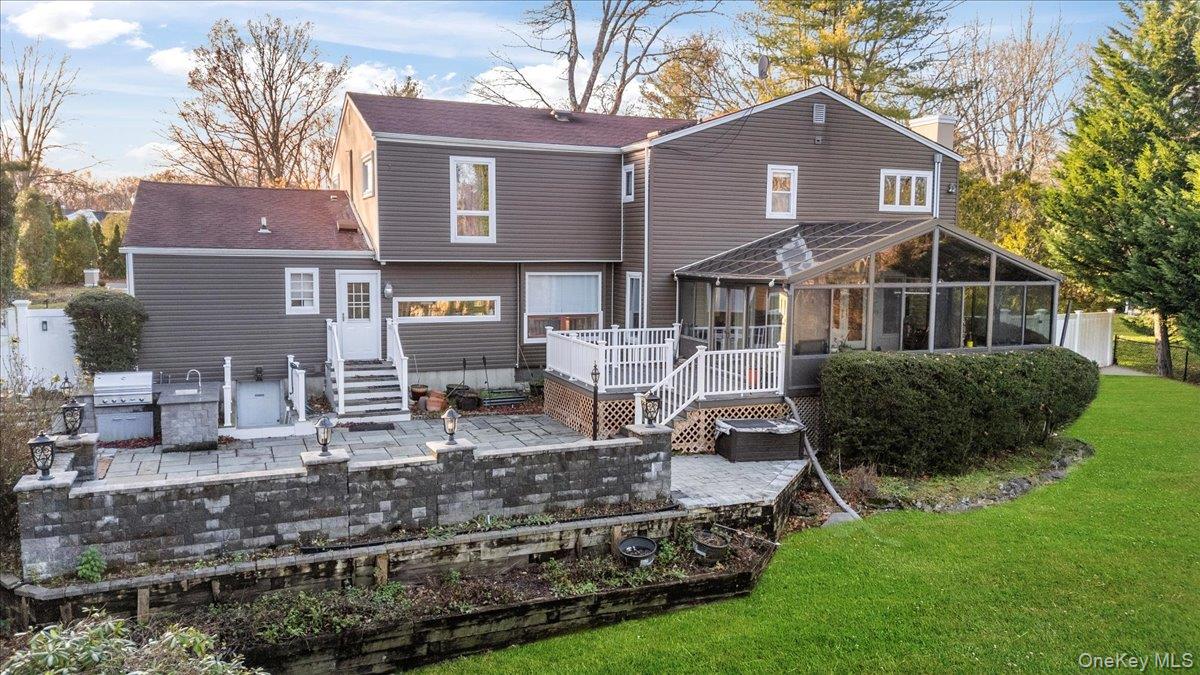 10 Faulkner Lane Dix Hills Dix Hills, NY 11746