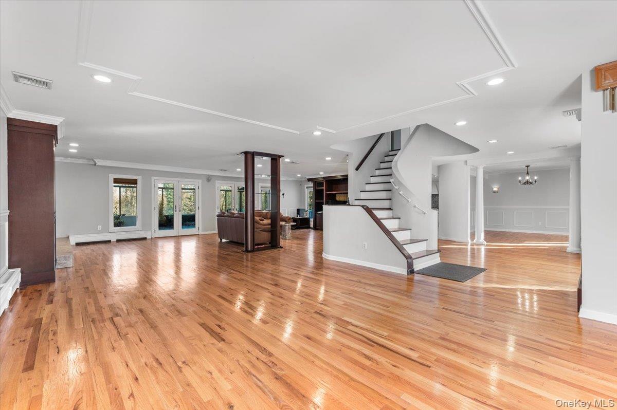 10 Faulkner Lane Dix Hills Dix Hills, NY 11746