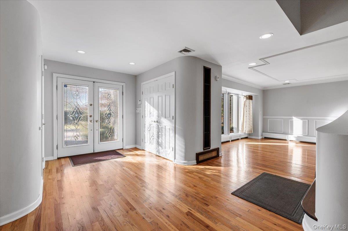 10 Faulkner Lane Dix Hills Dix Hills, NY 11746