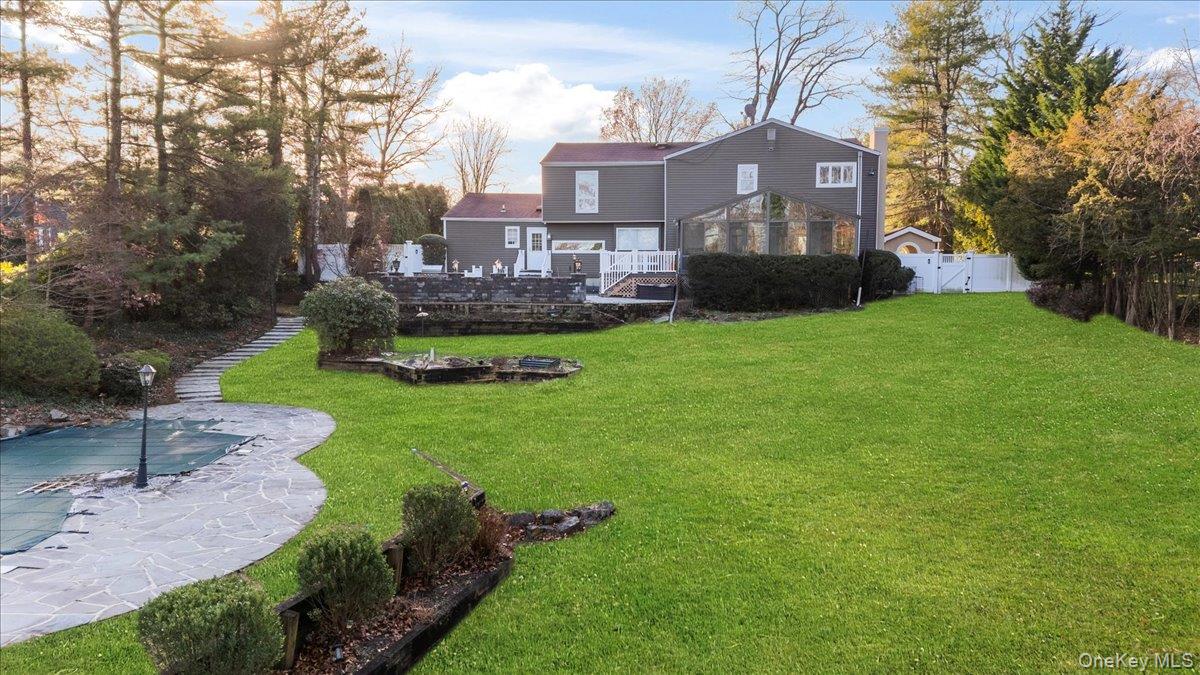 10 Faulkner Lane Dix Hills Dix Hills, NY 11746