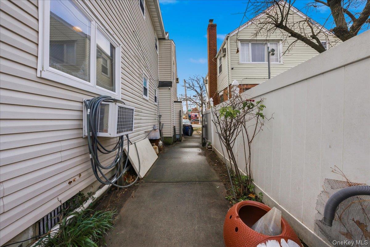 47-23 164th Street Flushing Flushing, NY 11358