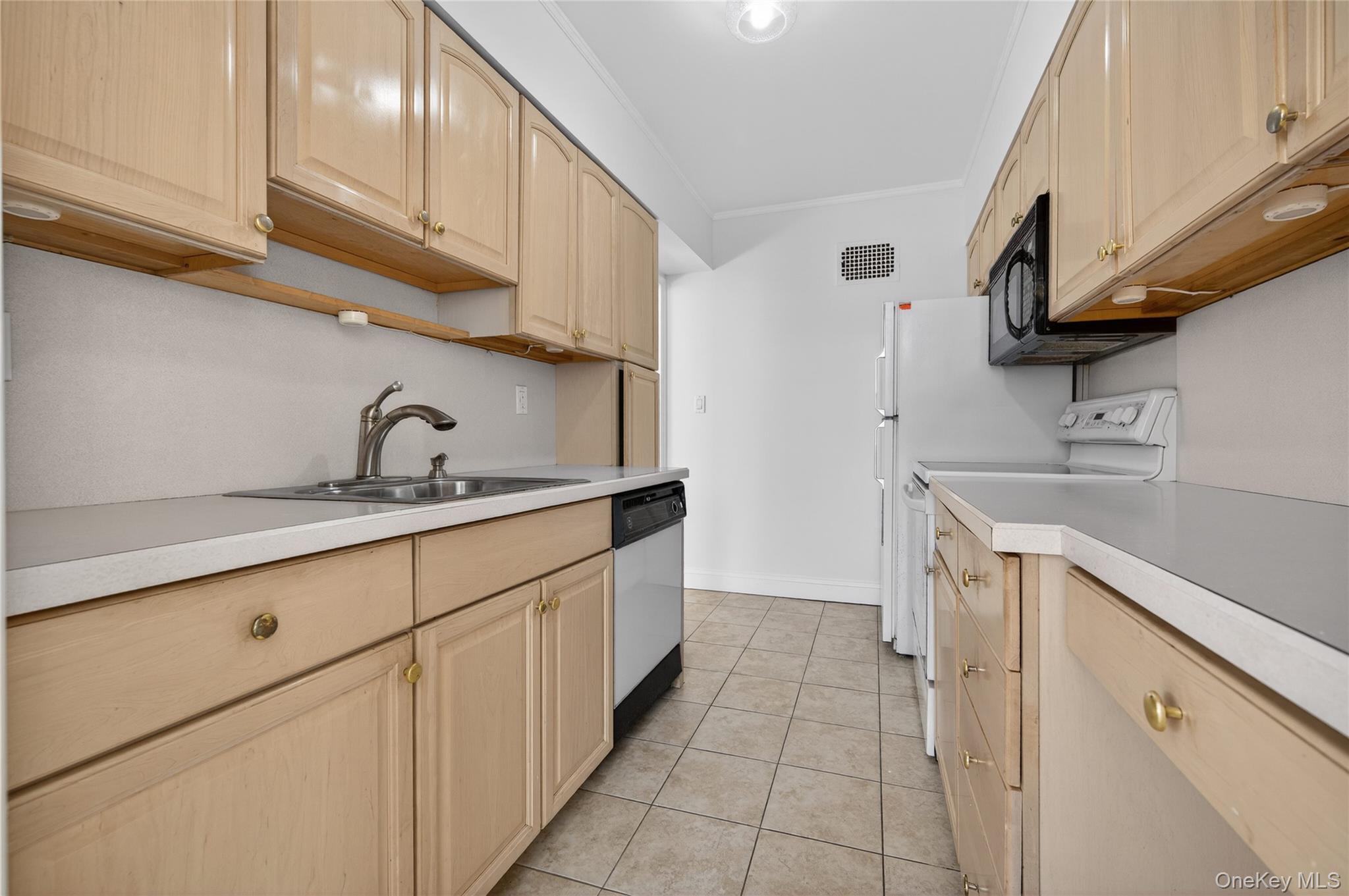 366 Stewart Avenue B1 Garden City Garden City, NY 11530