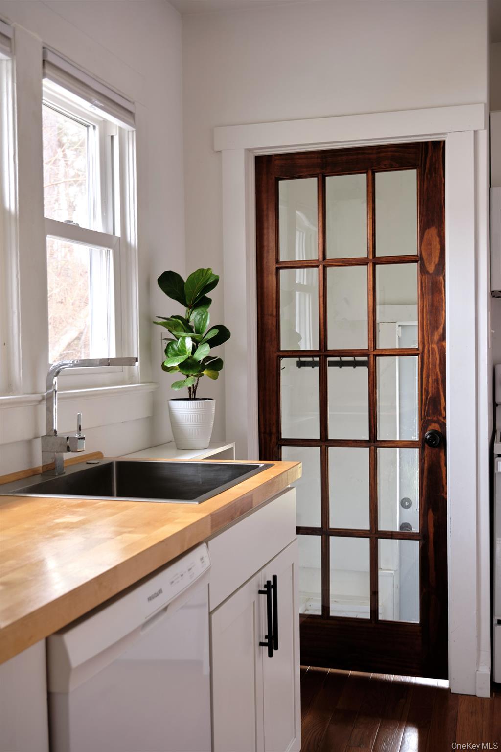 185 Fairview Avenue Out of NYC Kingston, NY 12401