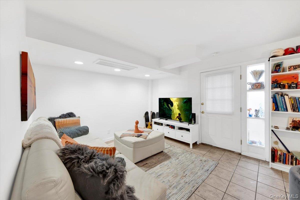 1456 Boston Post Road K-2 Larchmont Larchmont, NY 10538