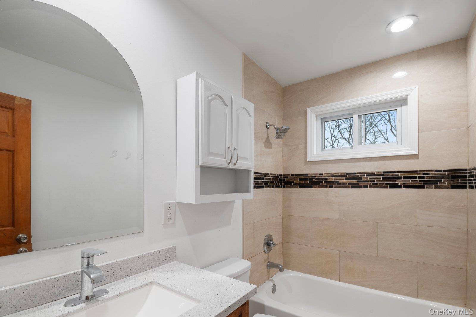 250 Spur Drive S Bay Shore Bay Shore, NY 11706