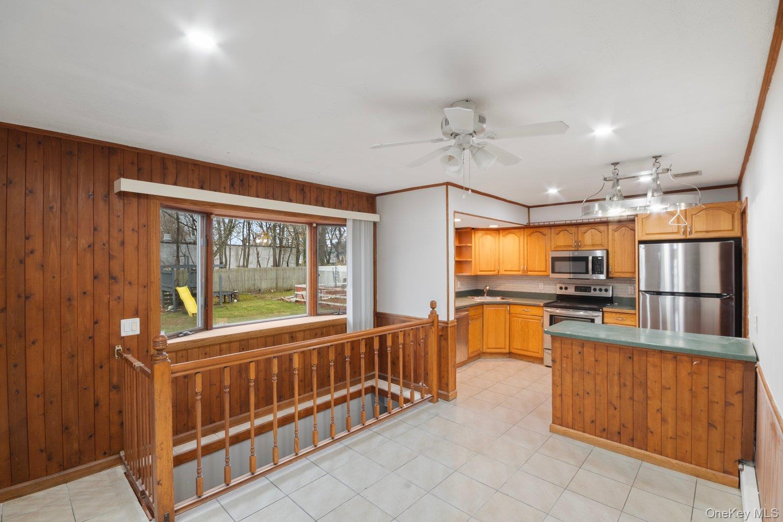 250 Spur Drive S Bay Shore Bay Shore, NY 11706