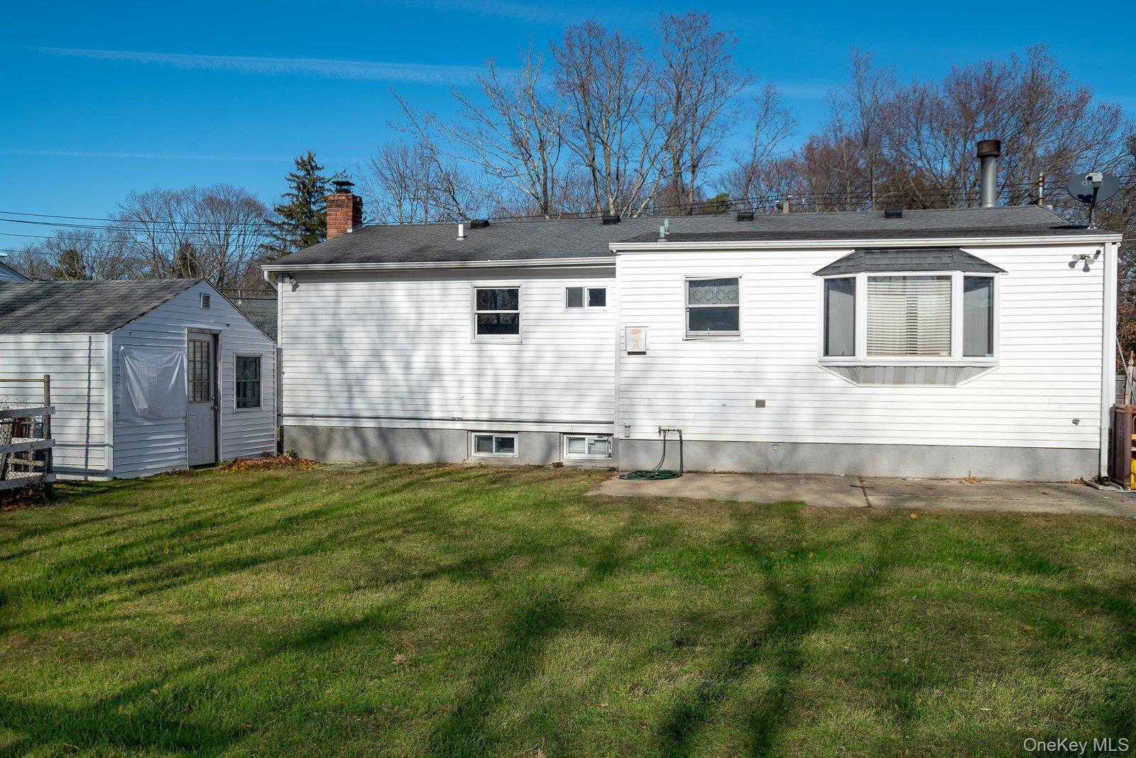 250 Spur Drive S Bay Shore Bay Shore, NY 11706