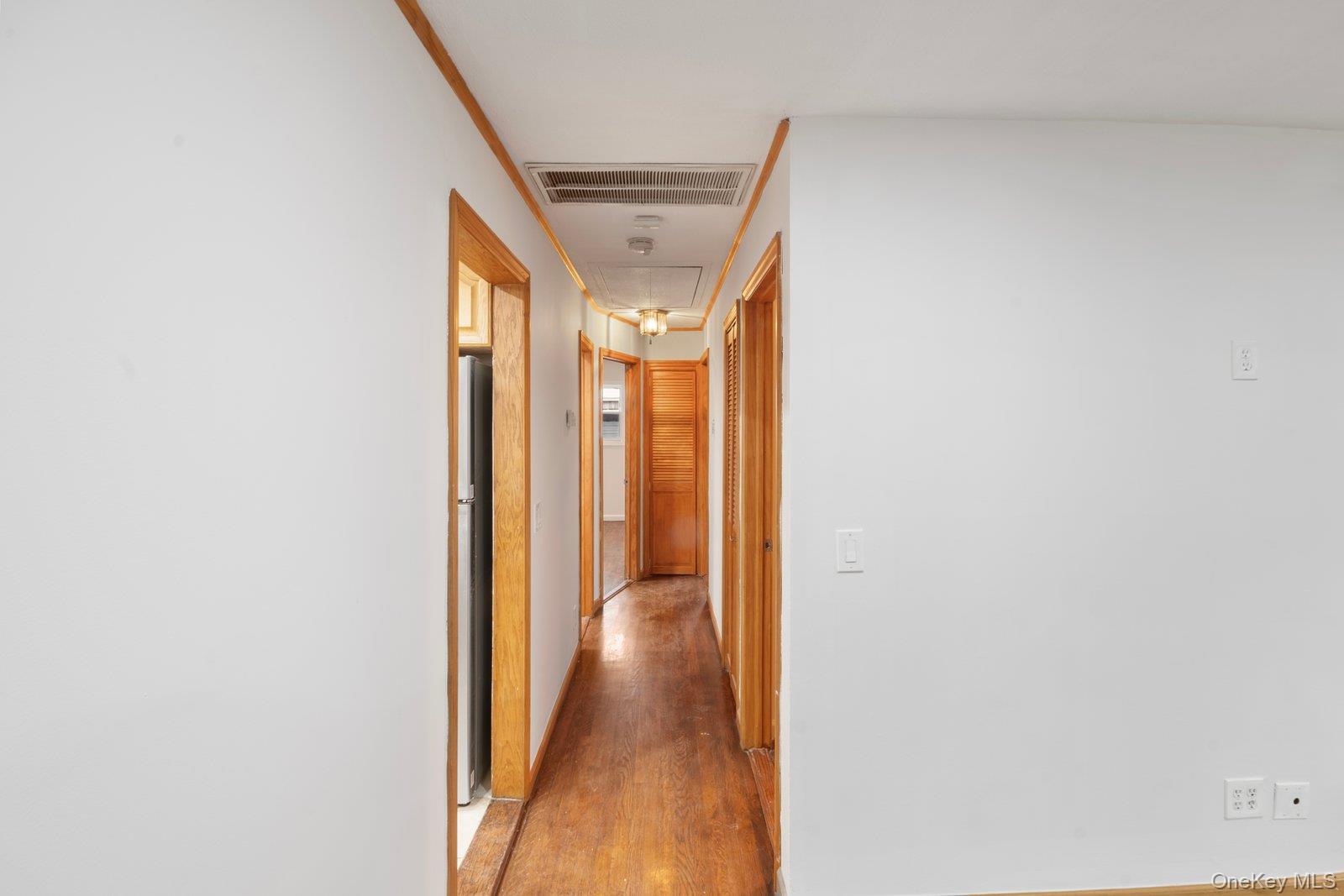 250 Spur Drive S Bay Shore Bay Shore, NY 11706