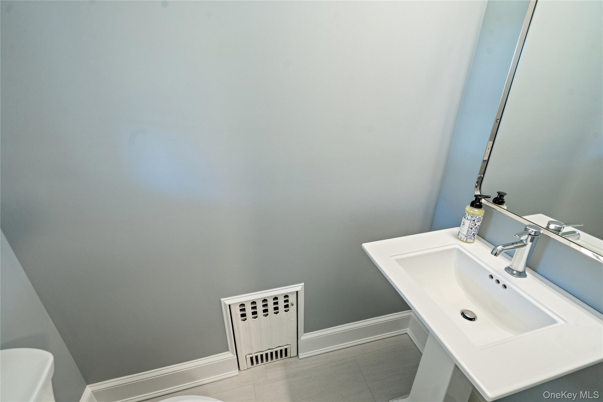 74 Eakins Road Manhasset Manhasset, NY 11030