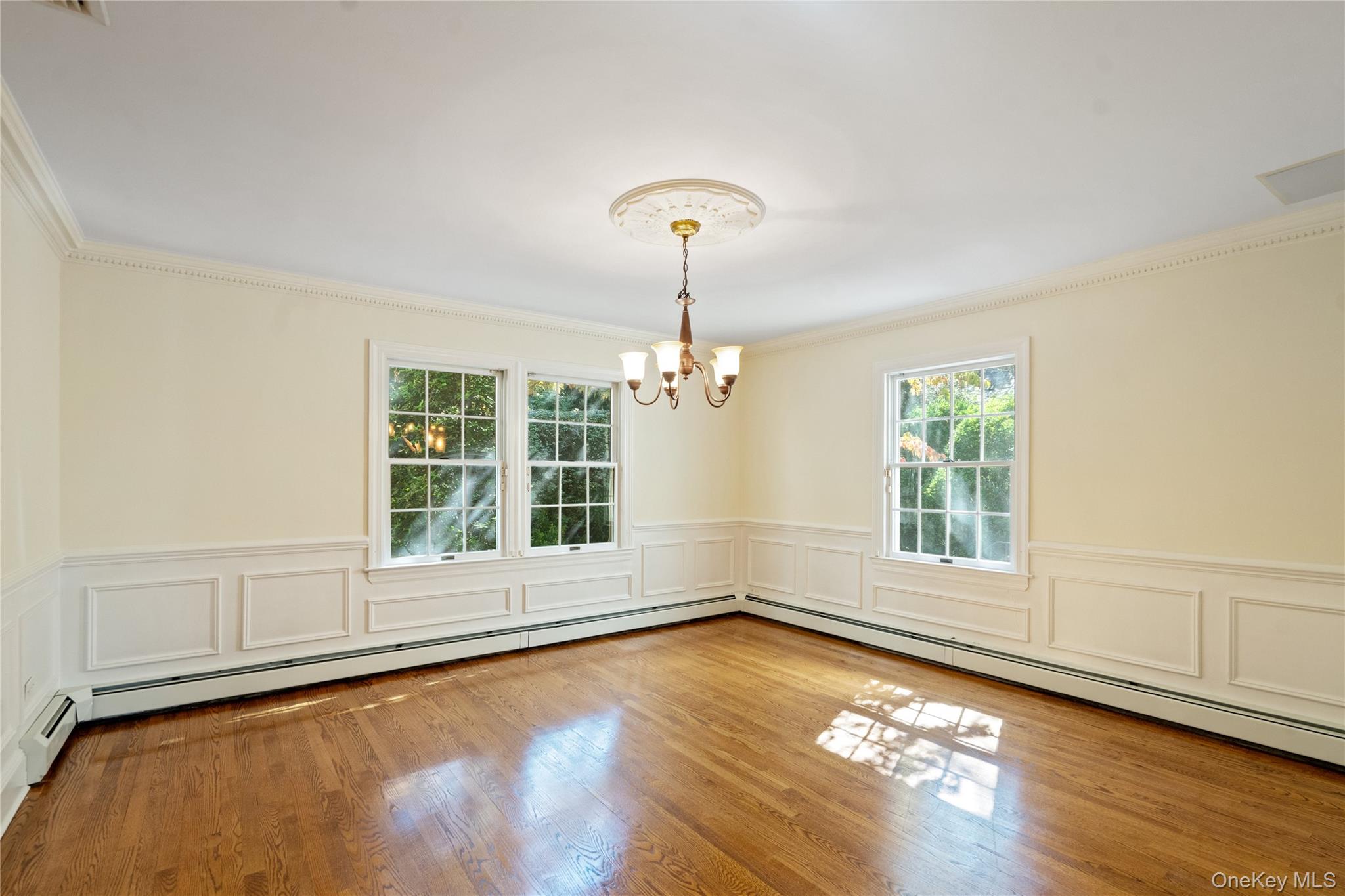 74 Eakins Road Manhasset Manhasset, NY 11030