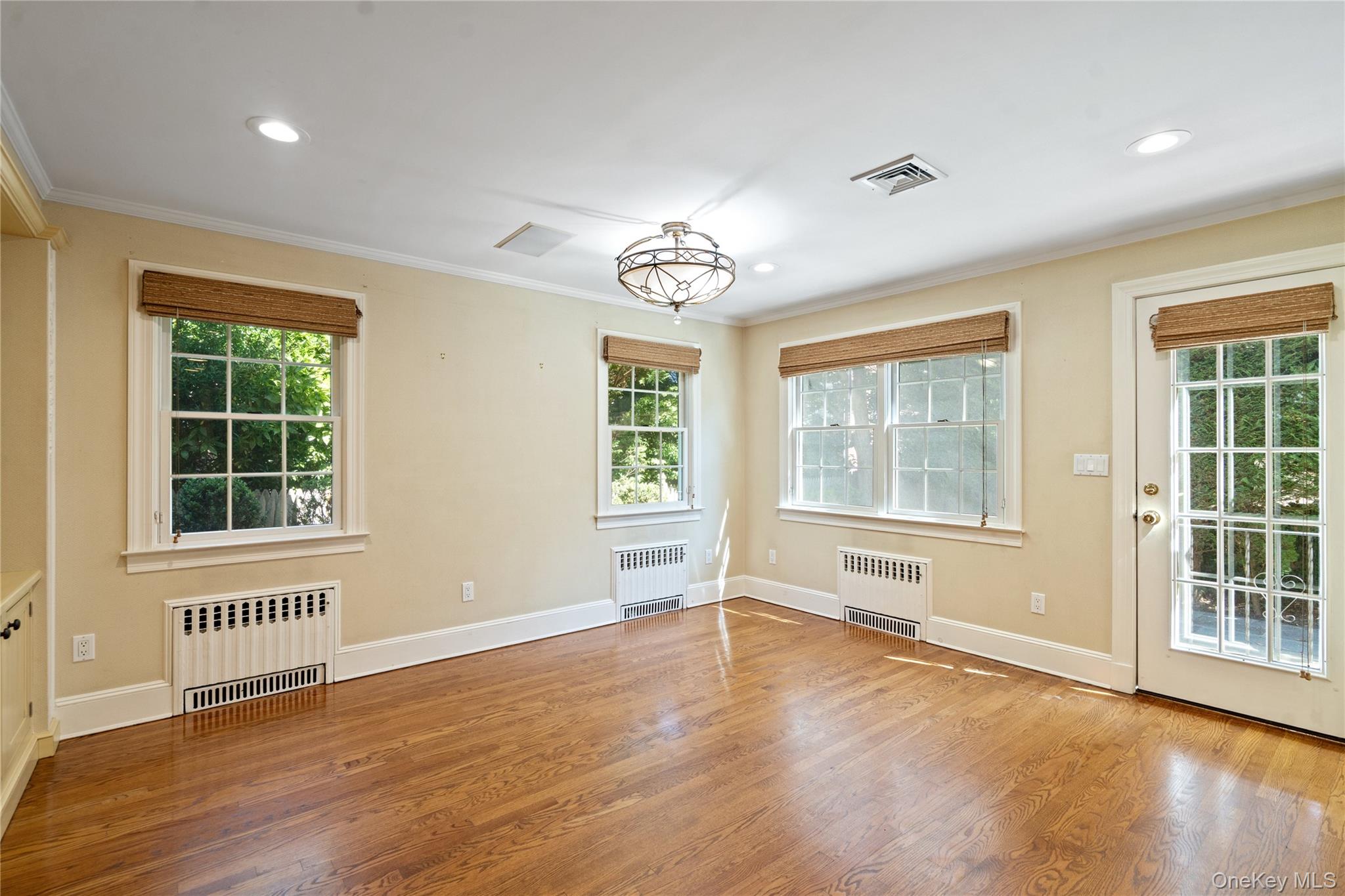 74 Eakins Road Manhasset Manhasset, NY 11030