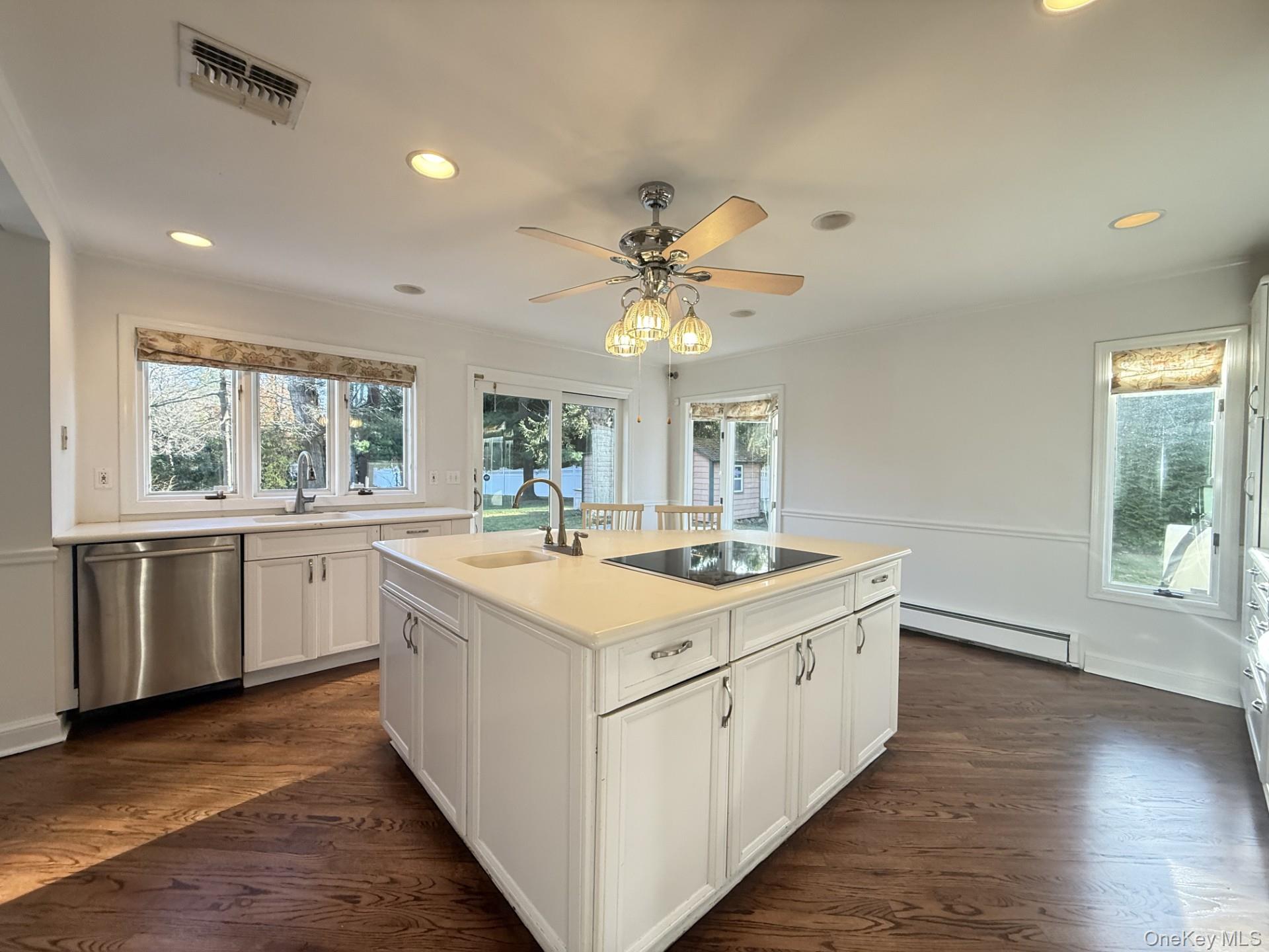 342 Woodbury Road Cold Spring Harbor, NY 11724