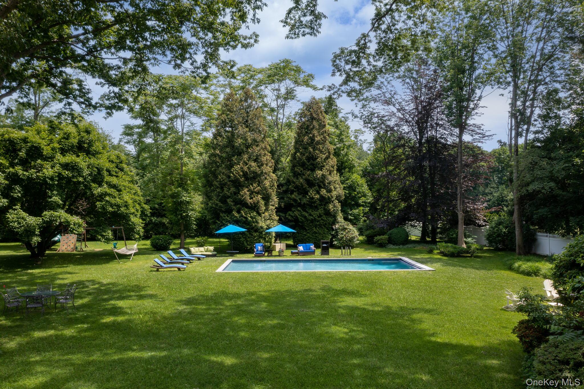 342 Woodbury Road Cold Spring Harbor, NY 11724