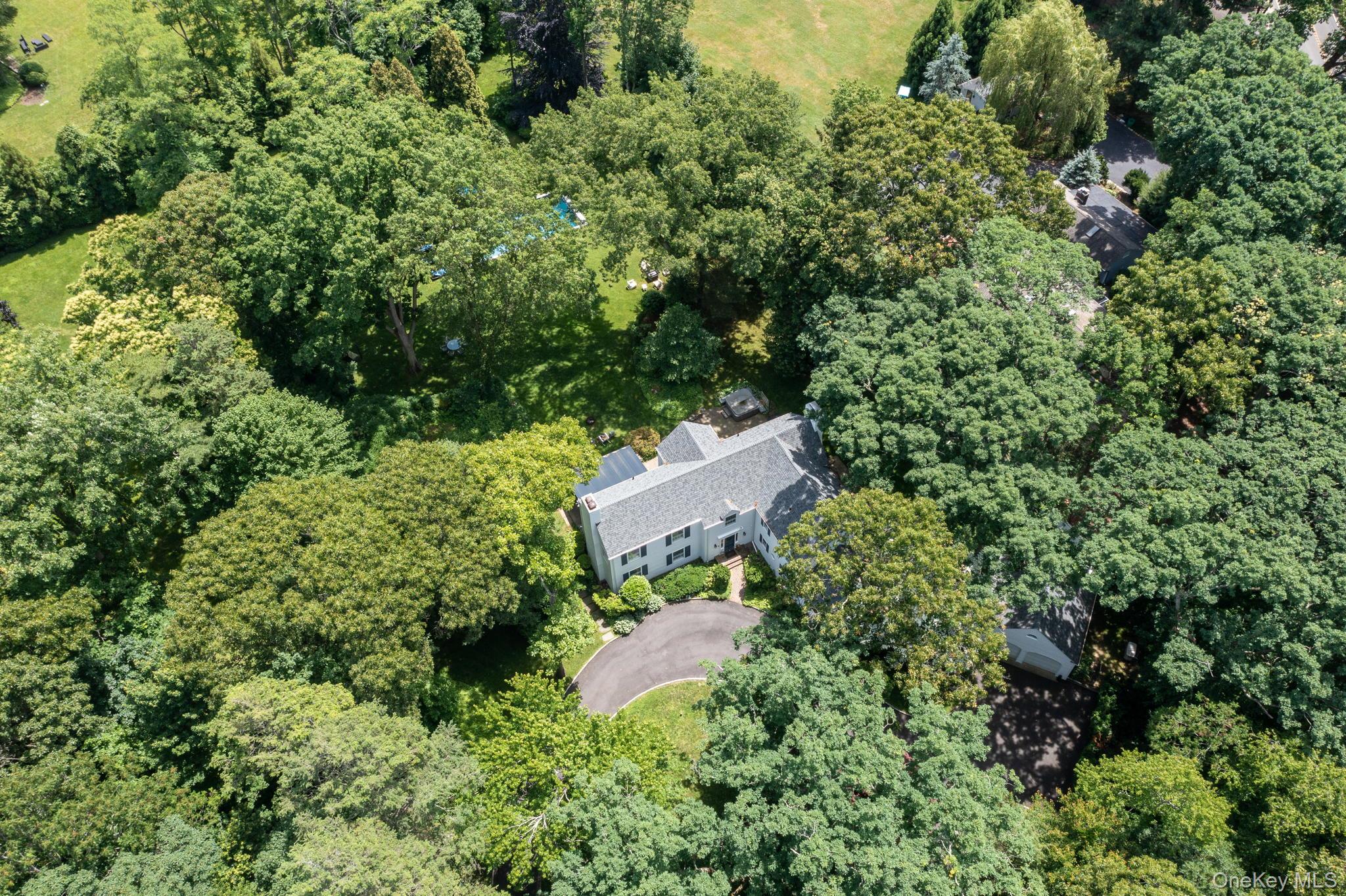 342 Woodbury Road Cold Spring Harbor, NY 11724