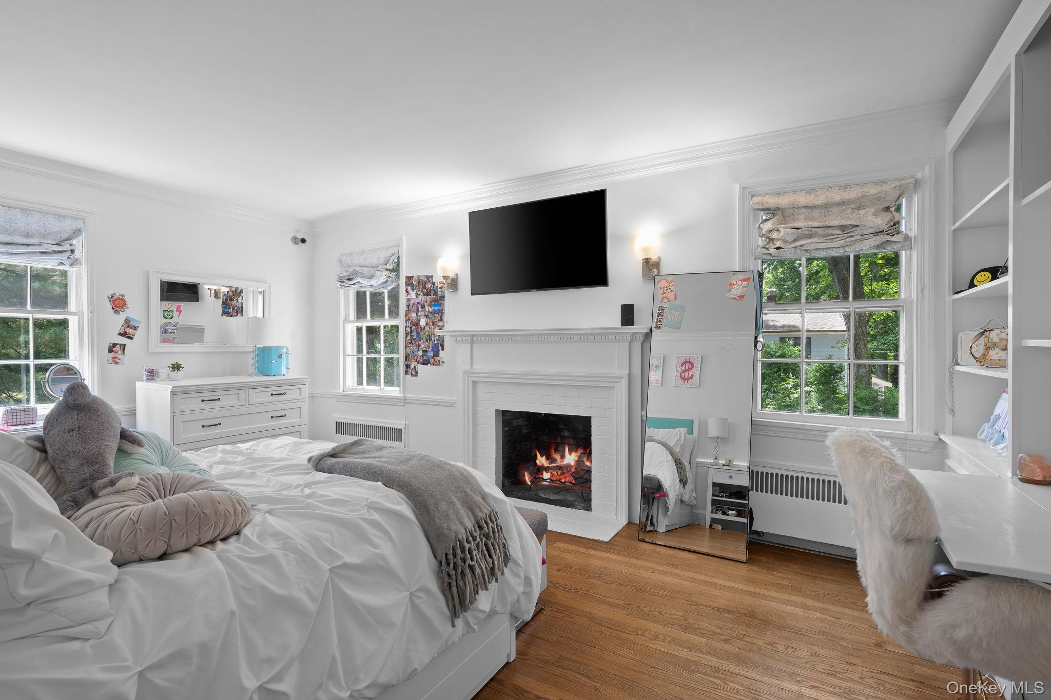 342 Woodbury Road Cold Spring Harbor, NY 11724