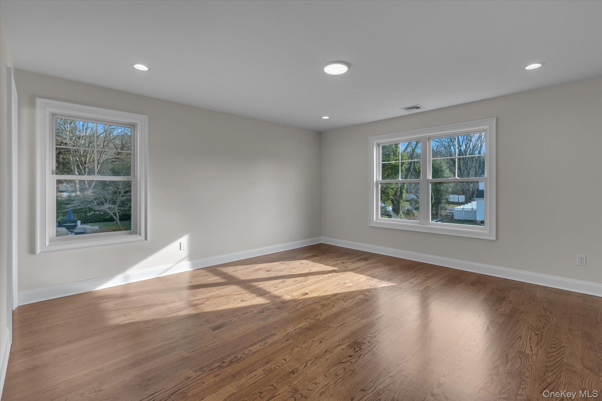 44 N Woodhull Road Huntington Huntington, NY 11743